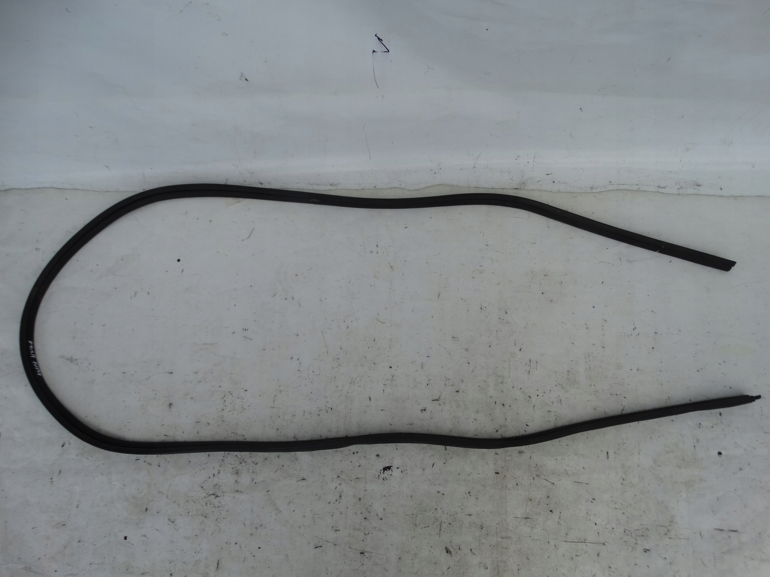 8V41-S404A06-BH - ПРОКЛАДКА КРИШКИ БАГАЖНИКА FORD KUGA І MK1