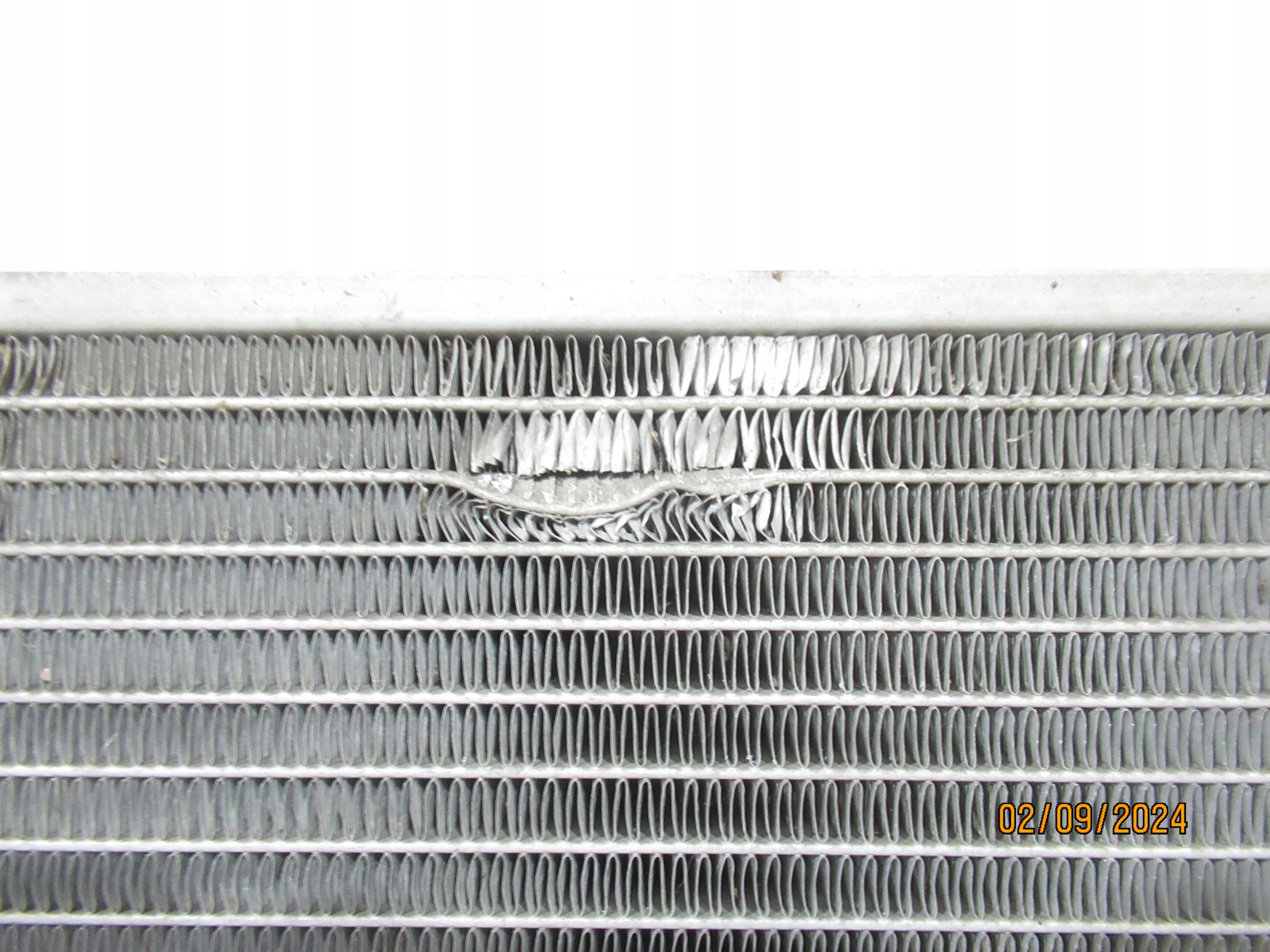 CHŁODNICA WODY AUDI A4 B9 8W0121251AB Wersja Europejska