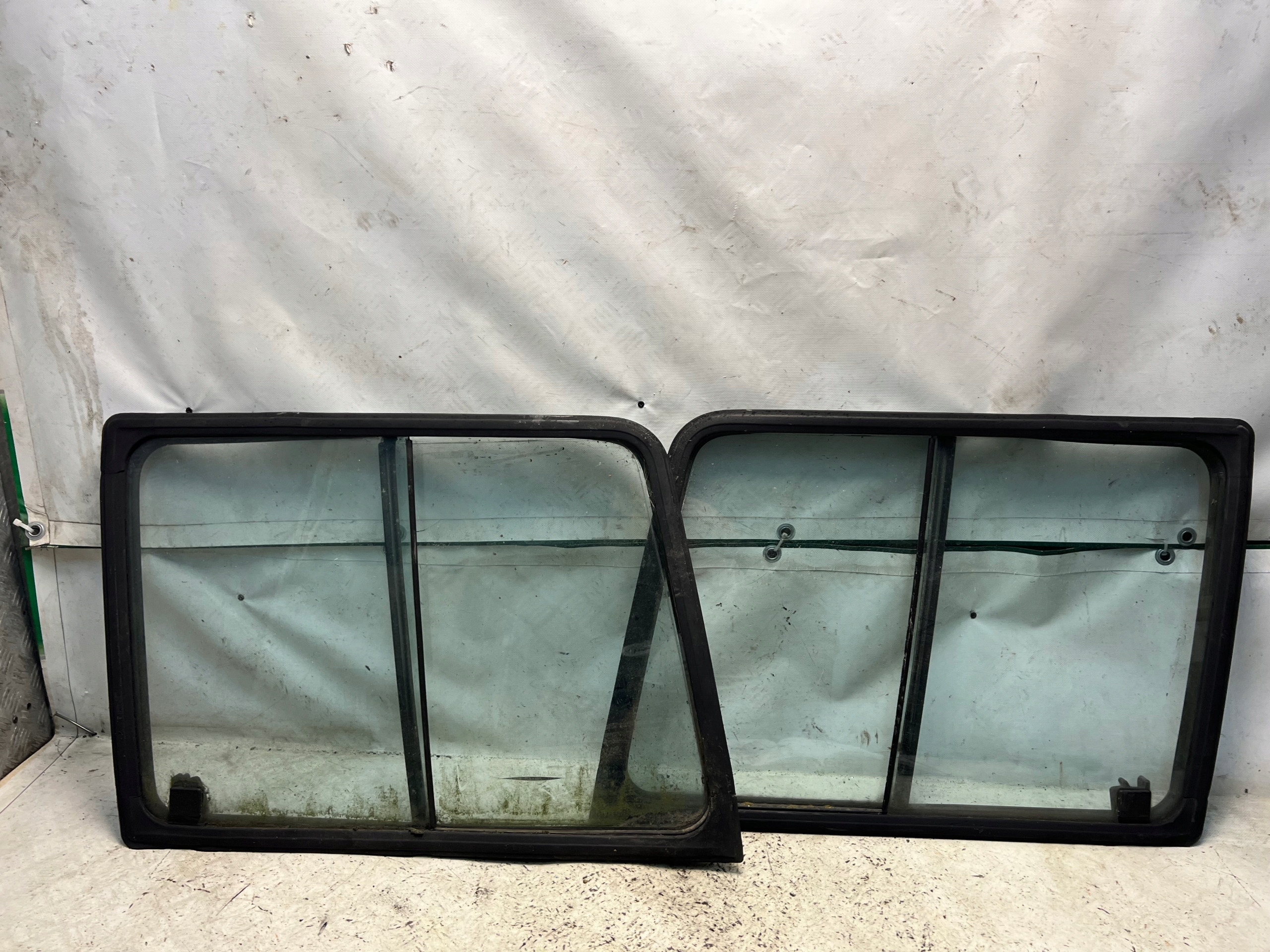 MITSUBISHI PAJERO SZYBA KAROSERYJNA LEWA PRAWA