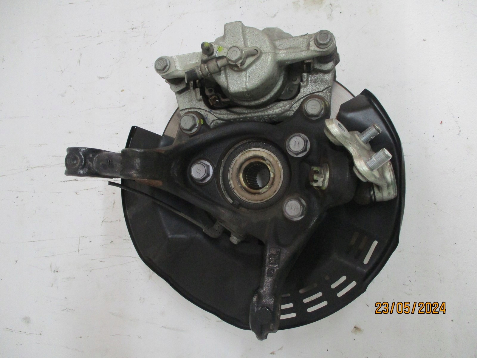 swing front Toyota Yaris IV CROSS 1,5 HYB right