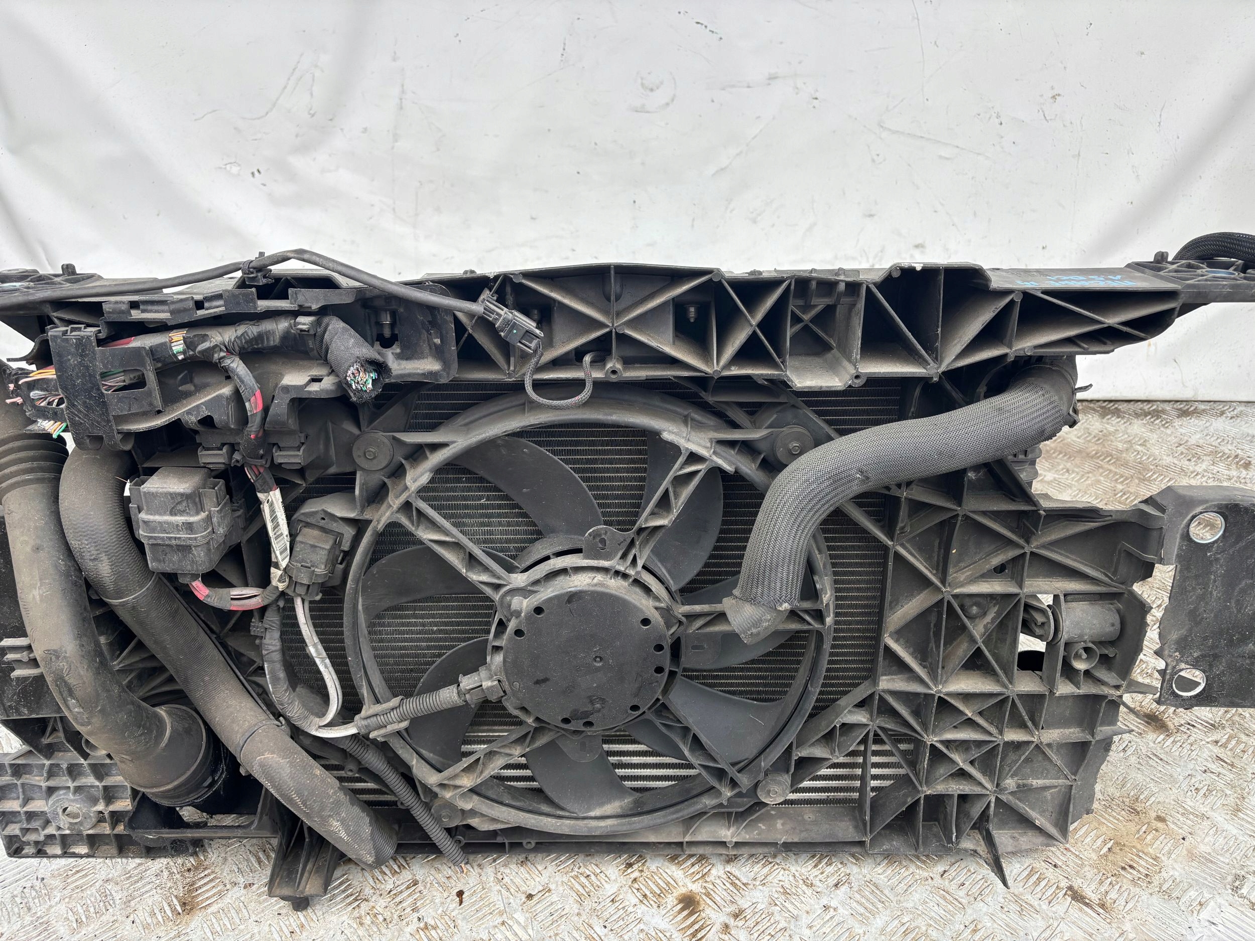 support panel for radiators fan radiator RENAULT MEGANE III 1.5 DCI