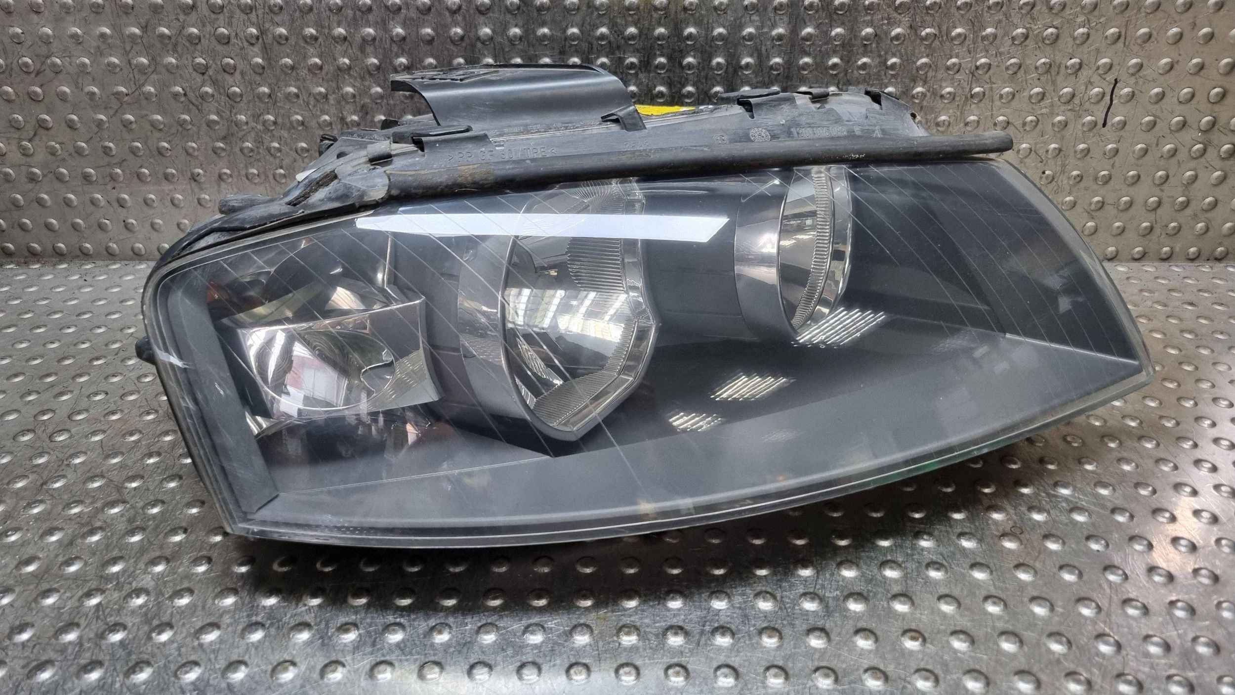 light REFLEKTOR right front 8P0941004A AUDI A3 8P LIFT 04-08 EUROPA