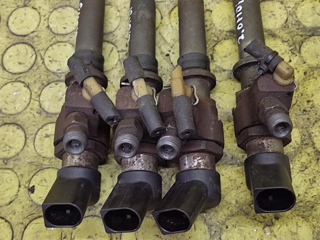 PEUGEOT PARTNER 2.0 HDI injector 9652173780