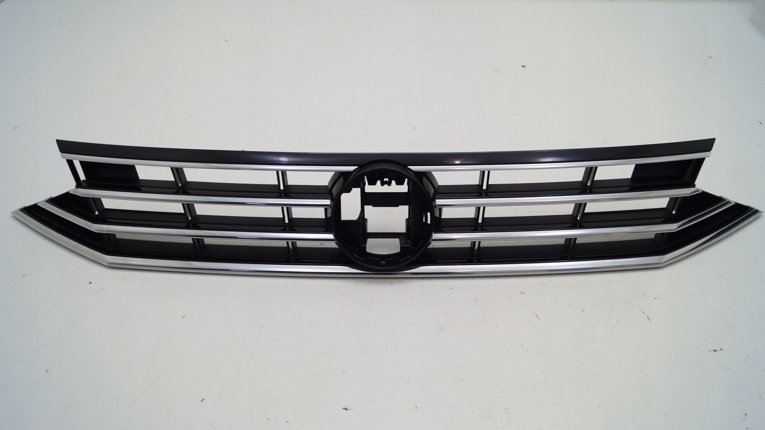 VW PASSAT B8 3G0 LIFT 19-24 ATRAPA GRILL