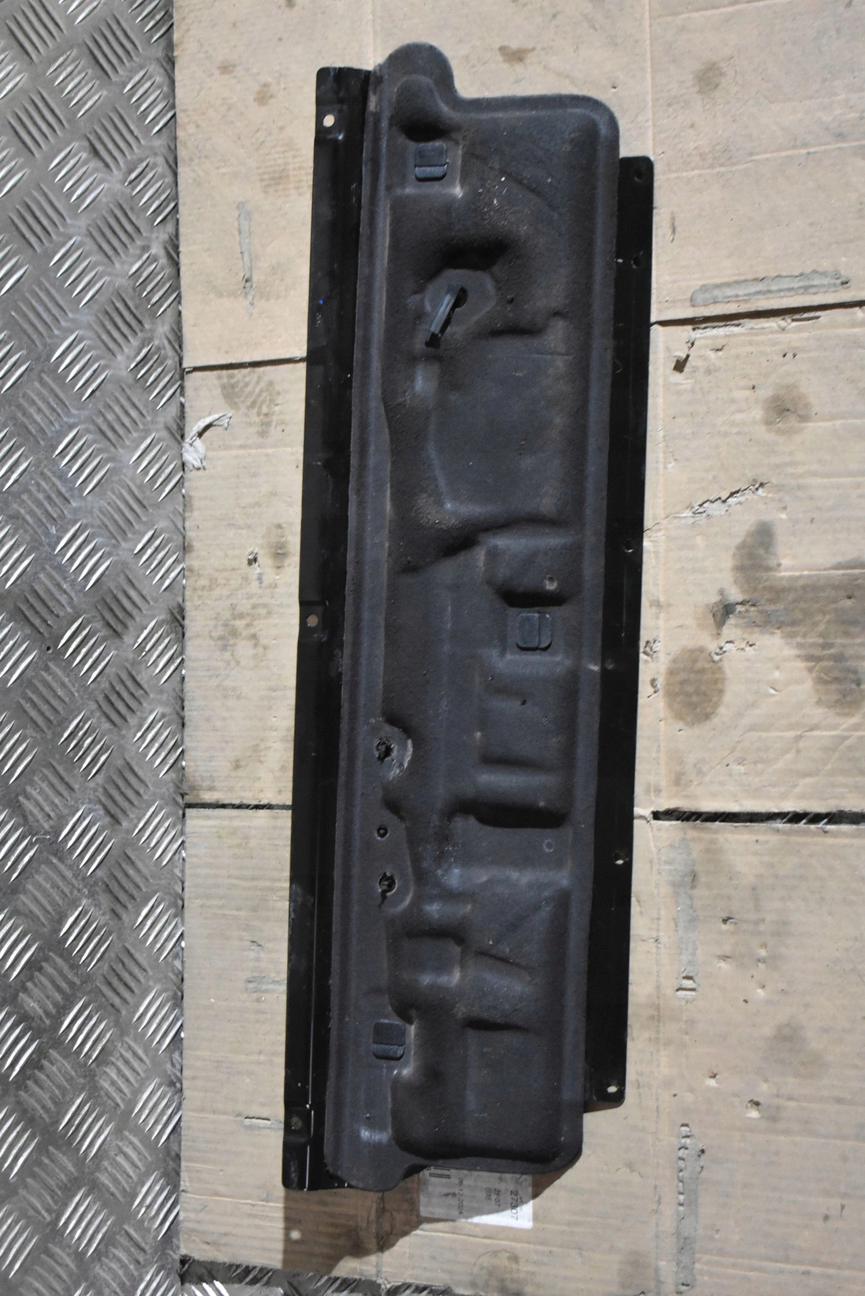 IDEALNA BLENDE ABDECKUNG WÄRMBLECH ANTENA PORSCHE TAYCAN 1