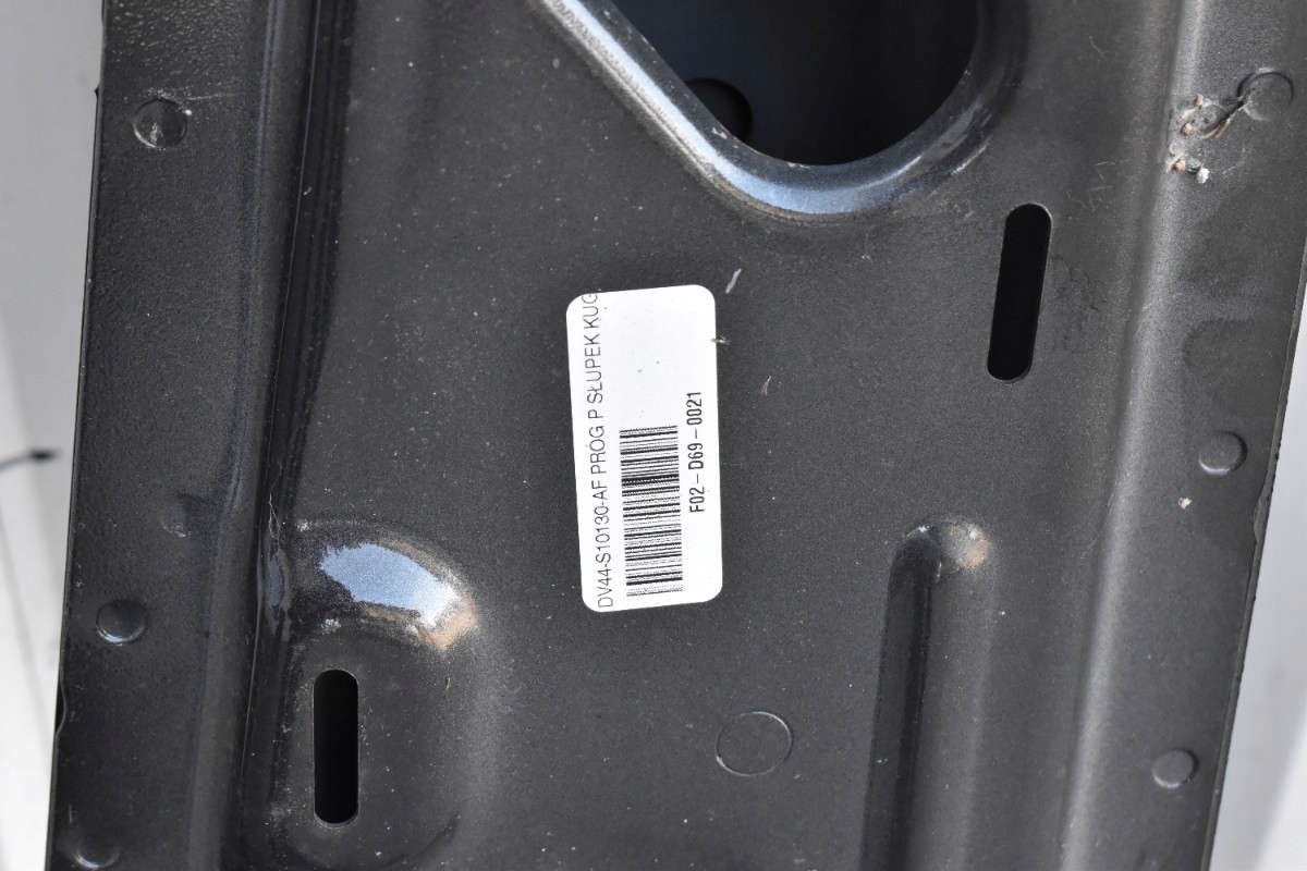 PRÓG SŁUPEK PRAWY PRZÓD DACHOWY FORD KUGA II MK2 12- Typ samochodu Samochody osobowe