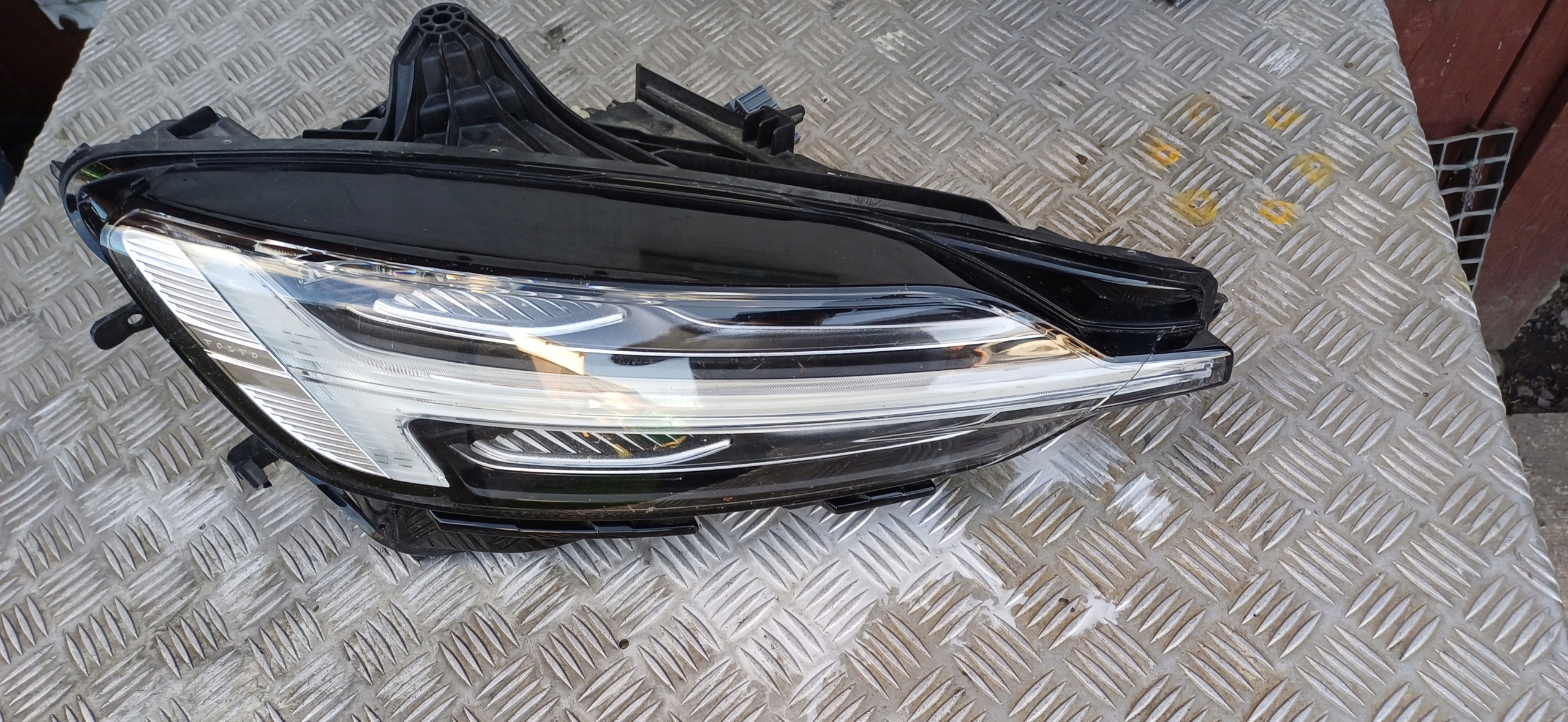 light VOLVO C60 S60 V60 III FULL LED REFLEKTOR right 32347005 2023R