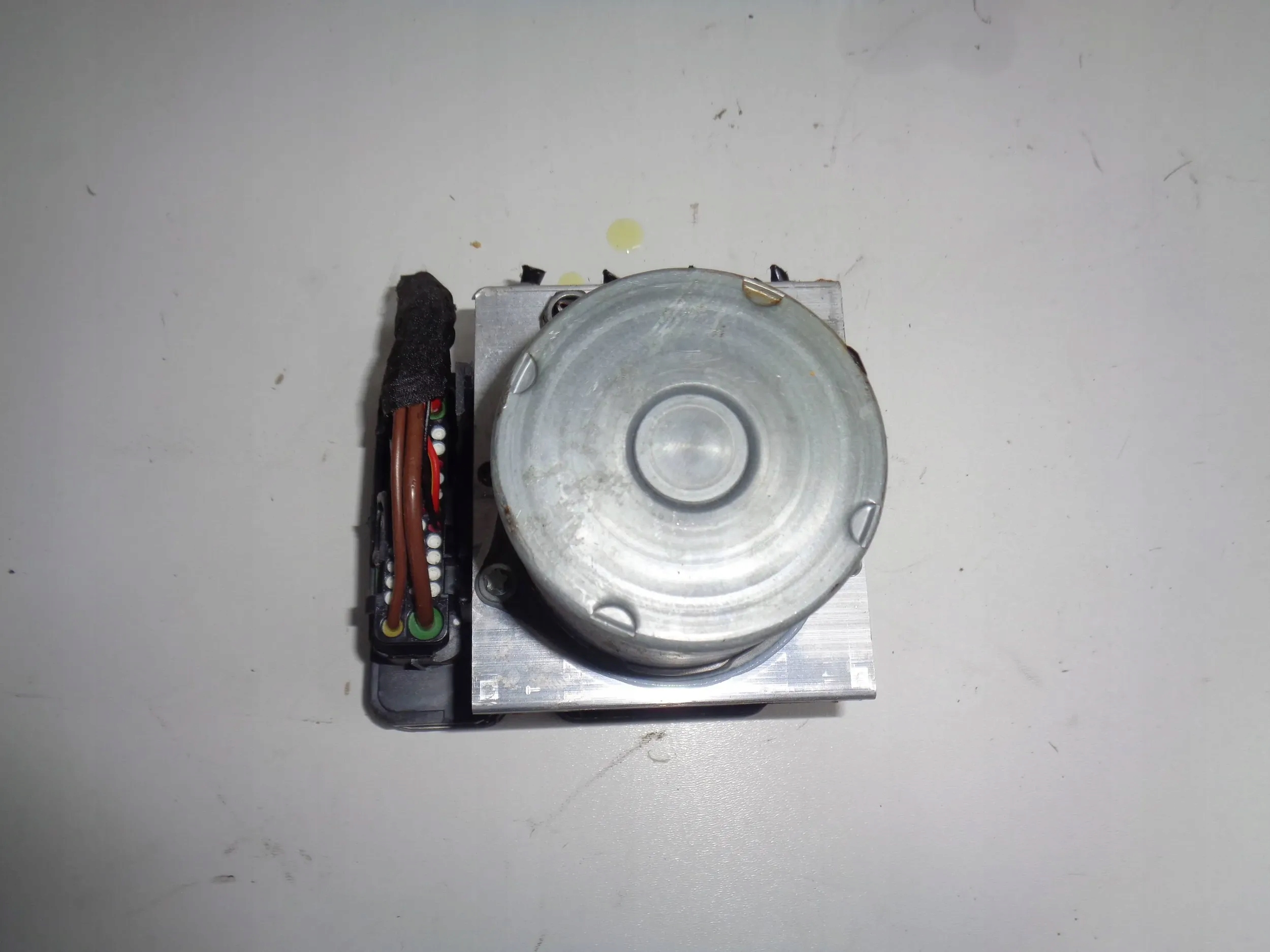 SKODA KAMIQ ARONA pump control unit ABS 2Q0614517AQ damaged