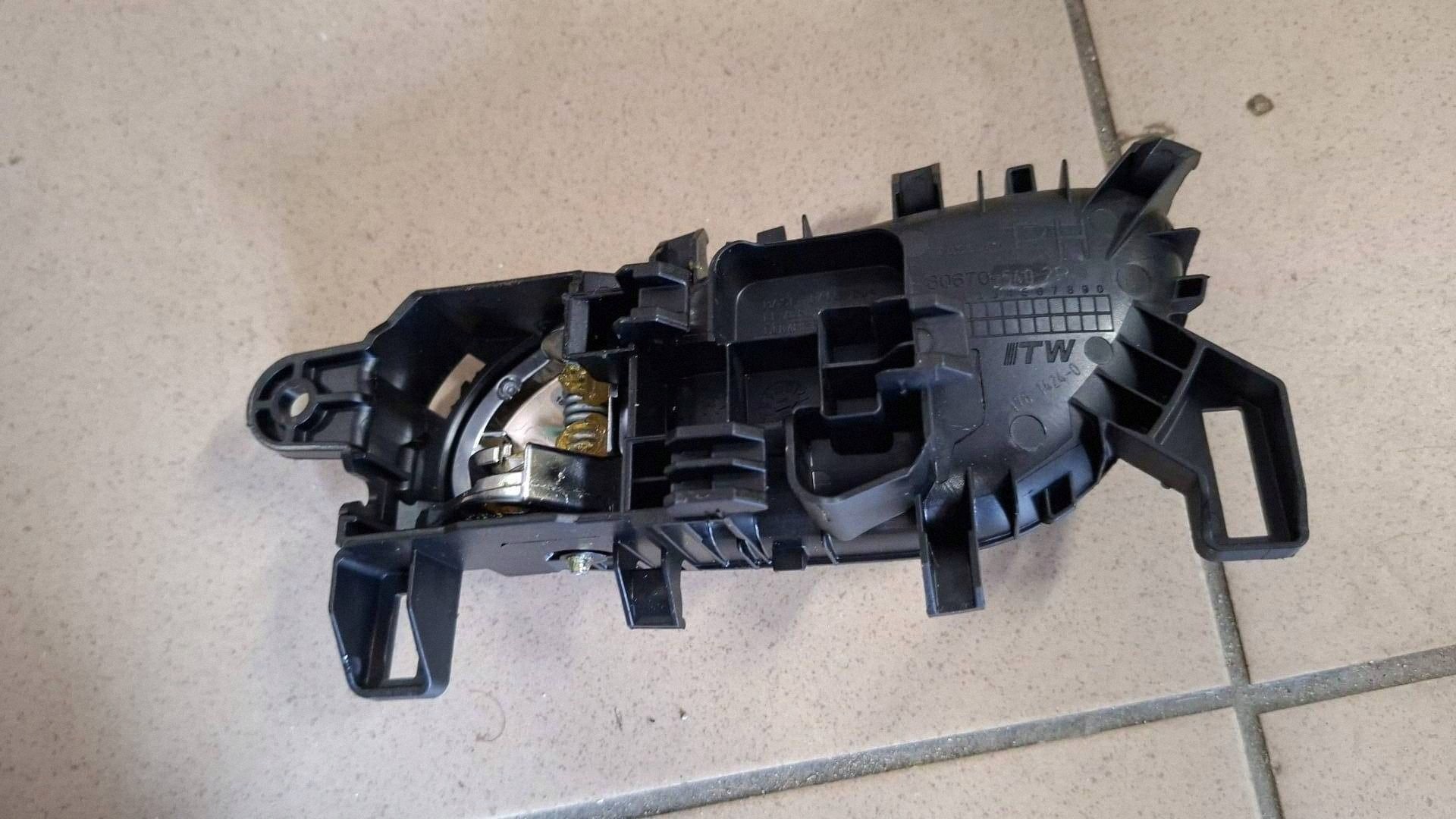 Poignée Interne Droit Bouche buse Avant / Arrière Renault Kadjar 806705402R