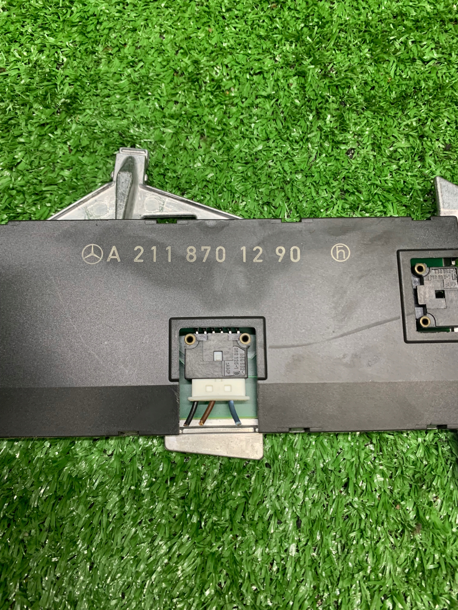 amplifier ANTENY MERCEDES W211 A2118701290