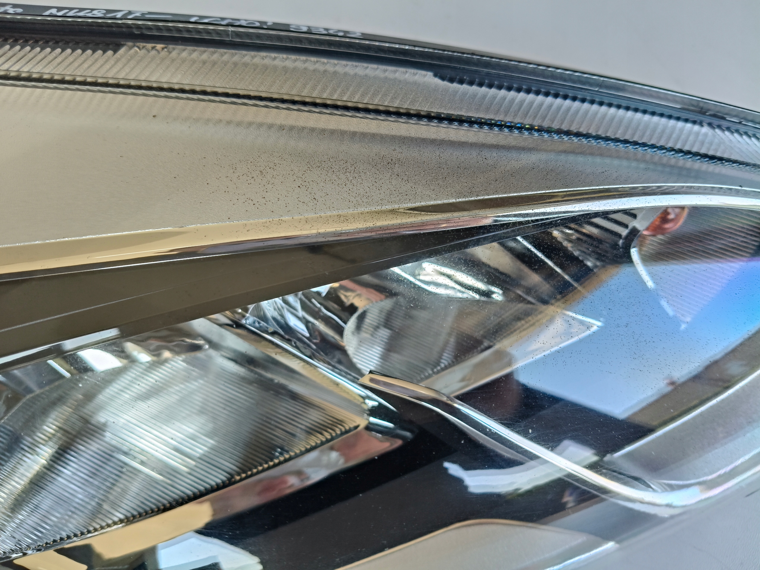 light right REFLEKTOR FORD FIESTA MK8 17