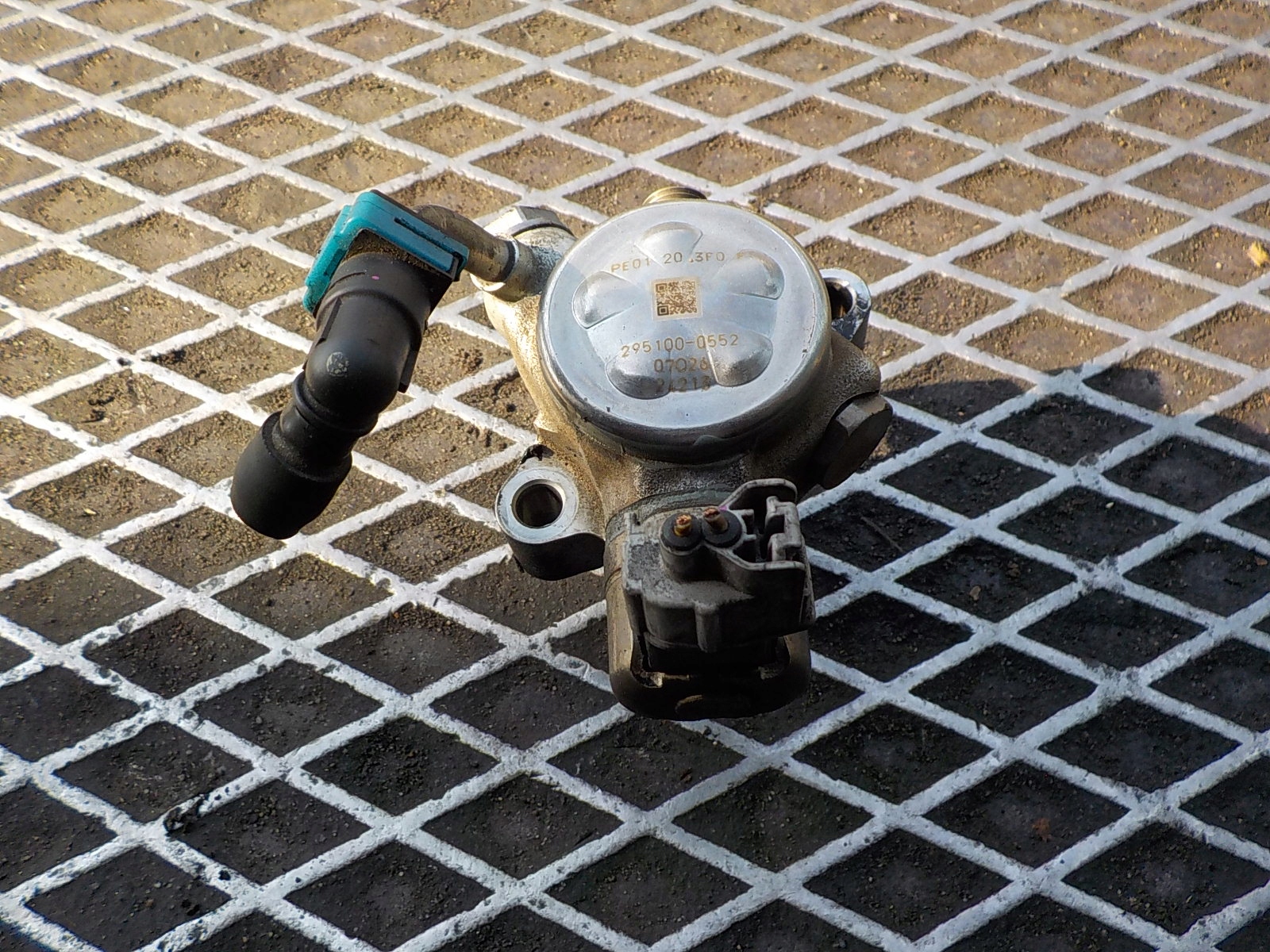 MAZDA 6 III GJ 2.0 2.5 16V B feed pump 295100-0552