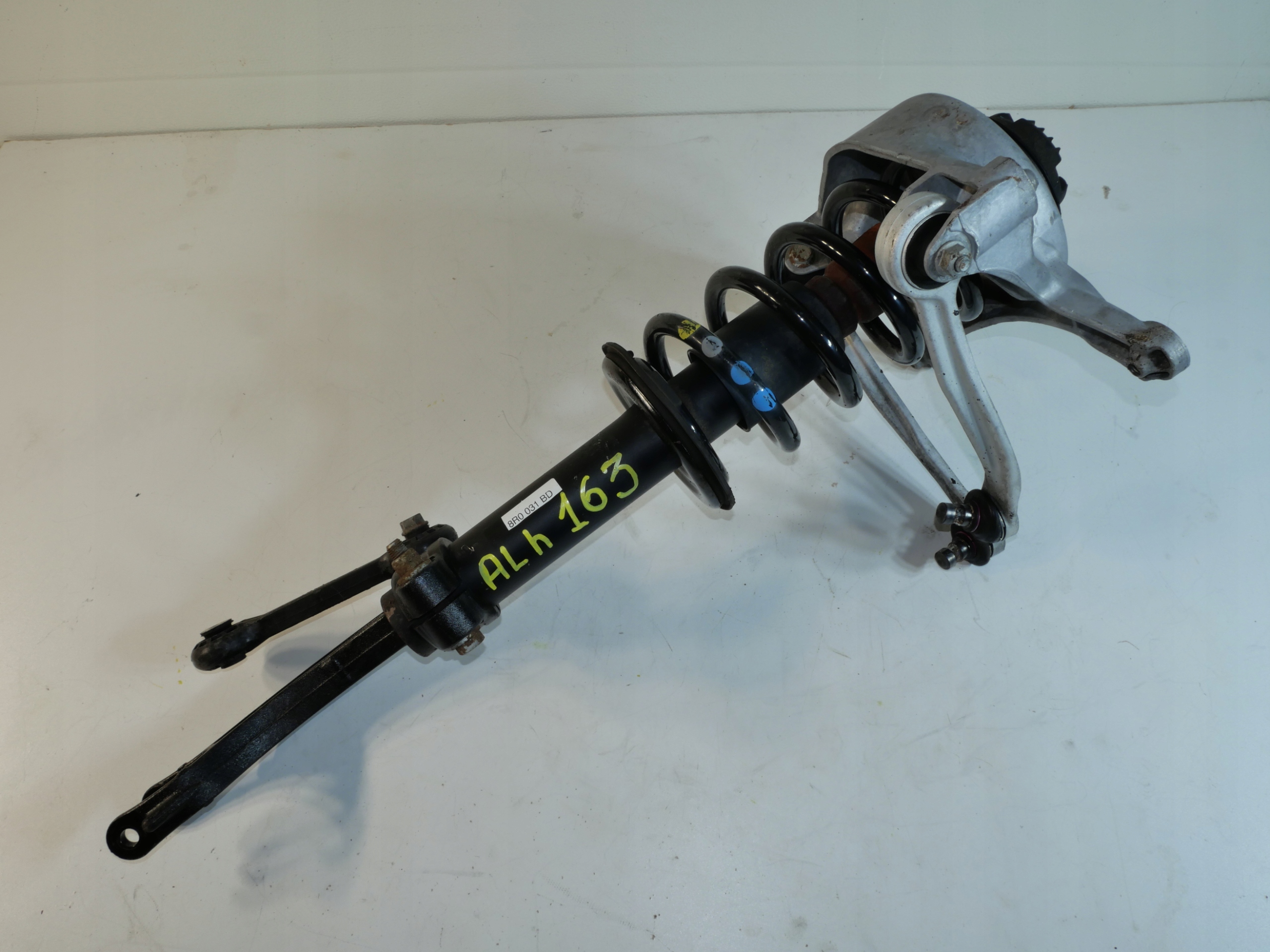 AUDI A4 B8 shock absorber front 8K0413 L