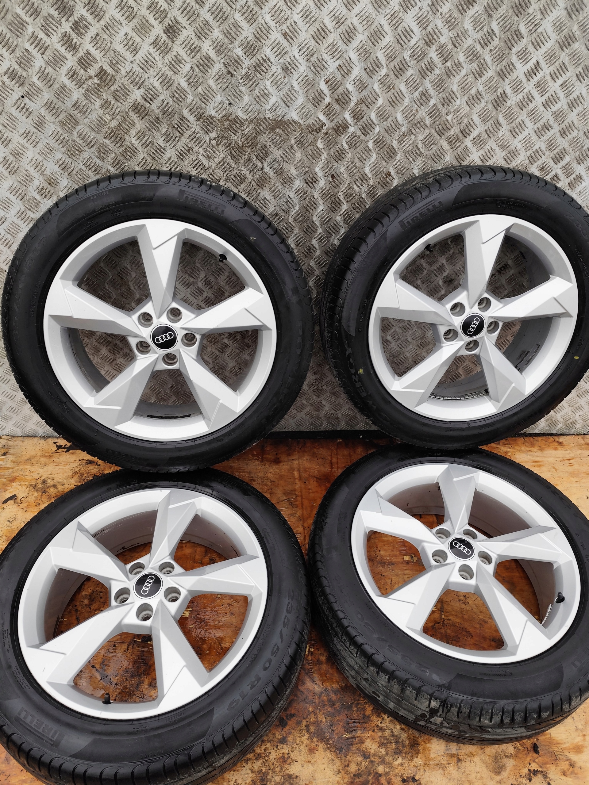 AUDI Q3 83A ALU discs wheels 235/50/19