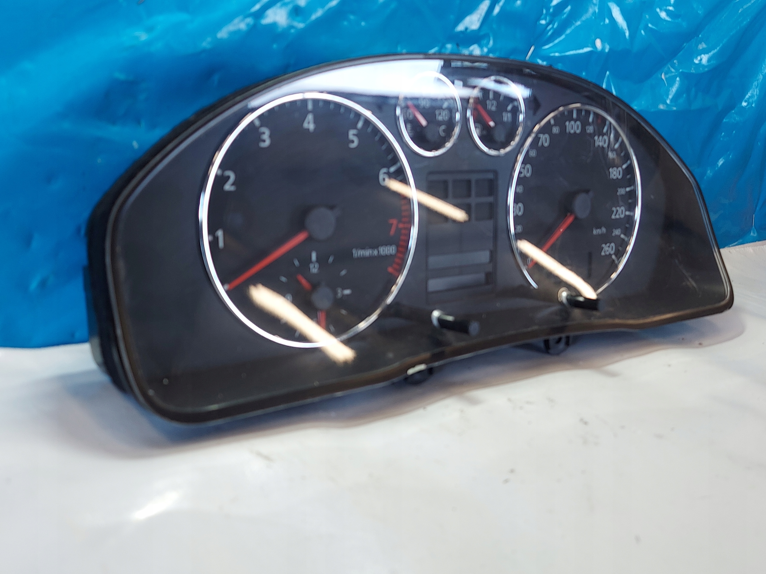 dials clock A4 B5 1.6 B 8D0919861C