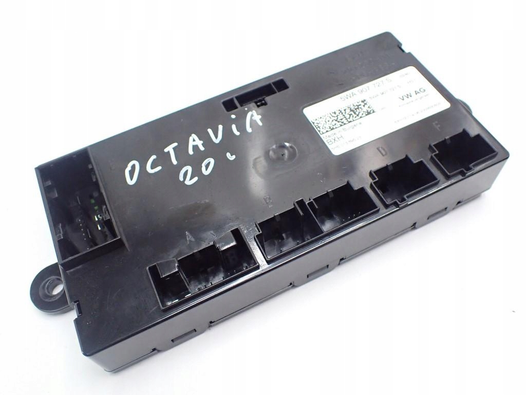 КОНТРОЛЛЕР КОНДИЦИОНЕРА OCTAVIA IV 5E3 20R