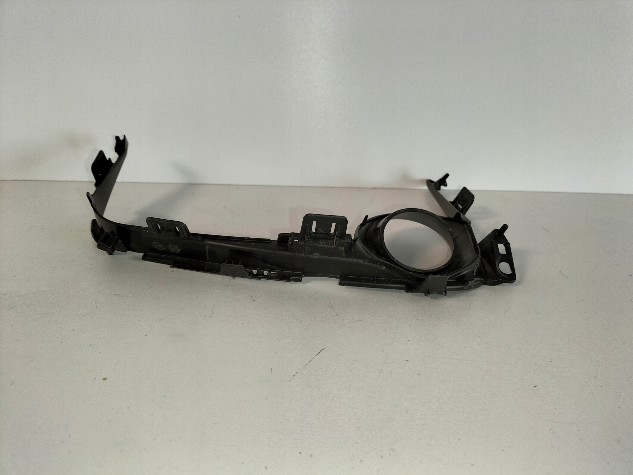 grille grid of a bumper front left TOYOTA COROLLA E21 18- sedan