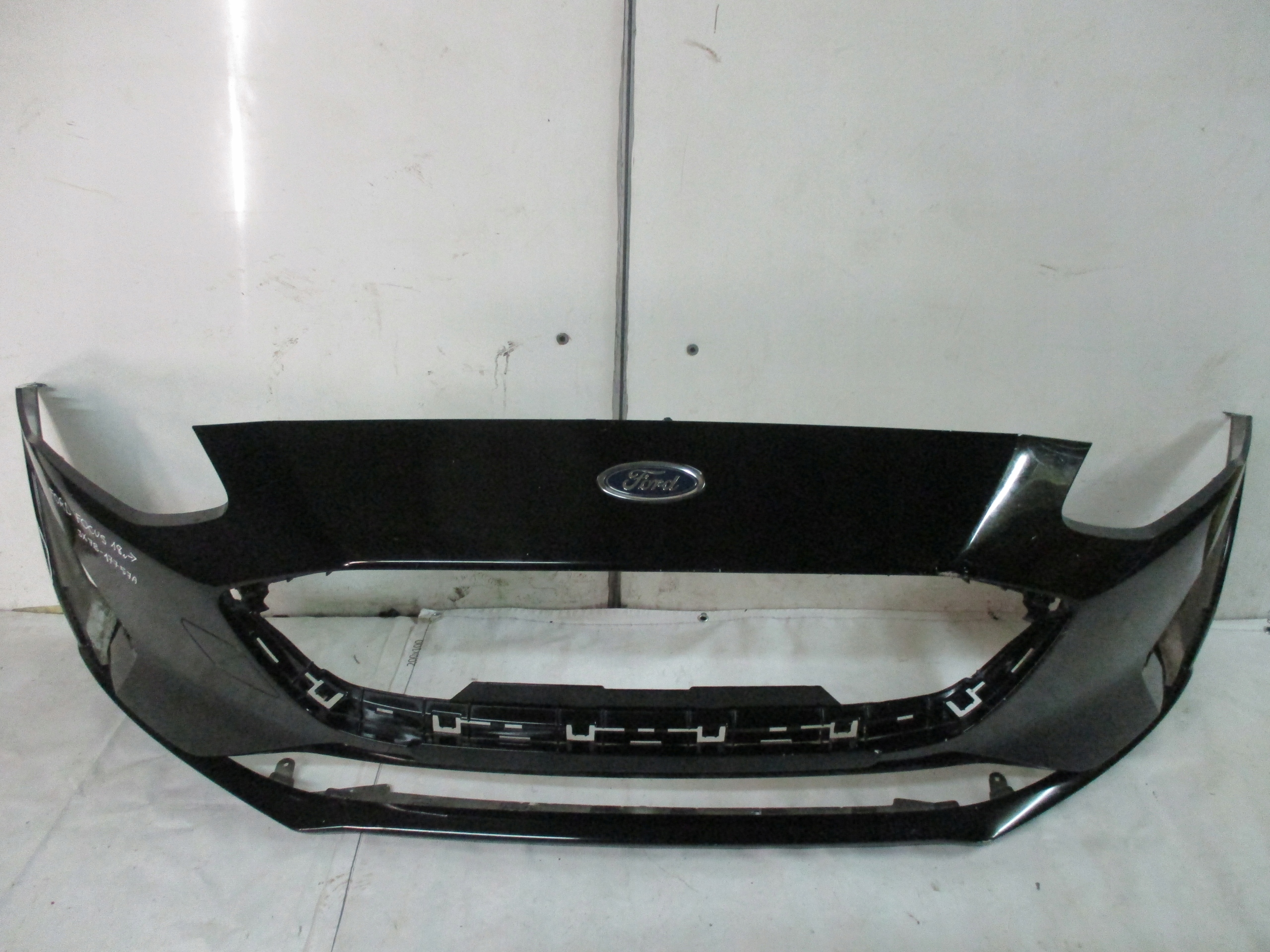 nárazník predok predný Ford Focus 18r- JX7B17757A