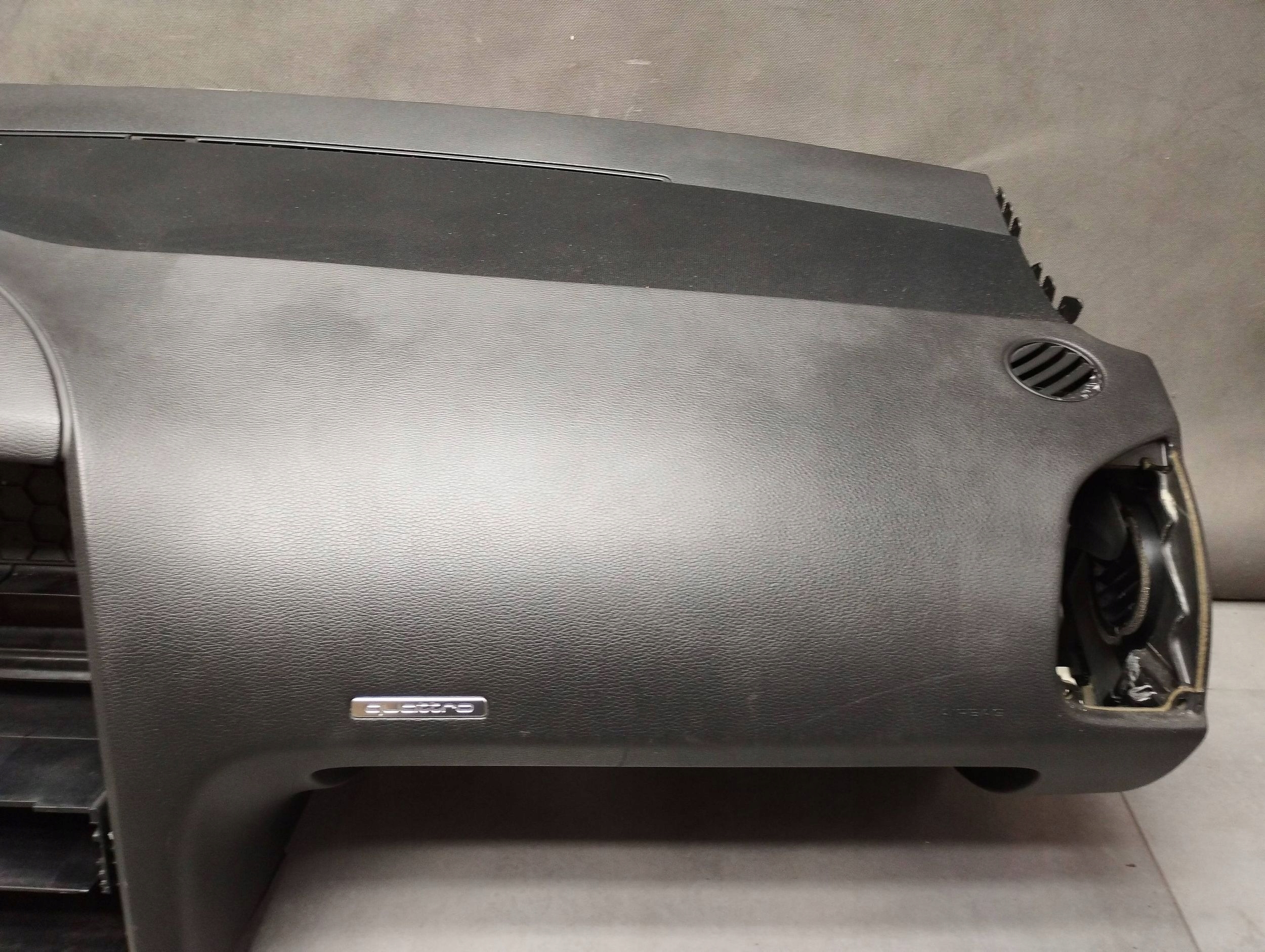 Audi Q7 4L dashboard panel airbags tension belts original