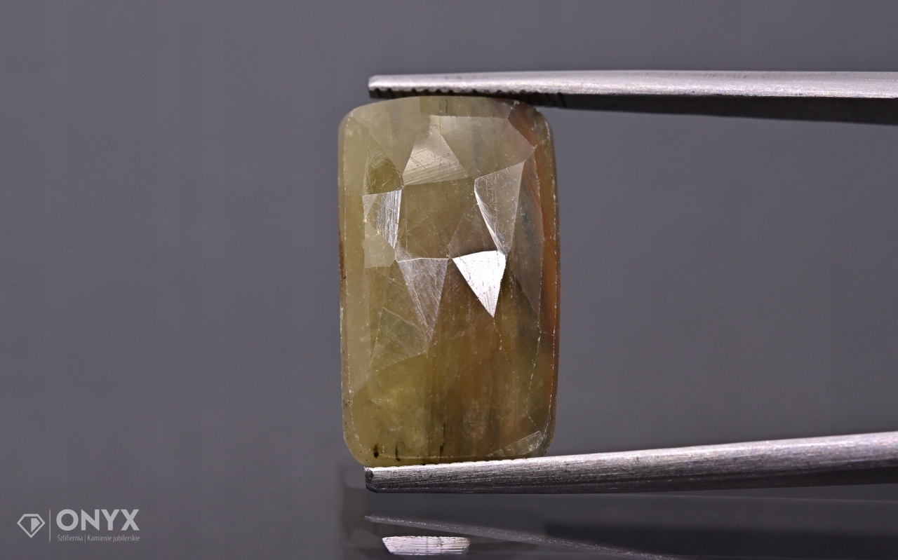 Safír fasetovaná rozeta obdélník 18,5x11 mm