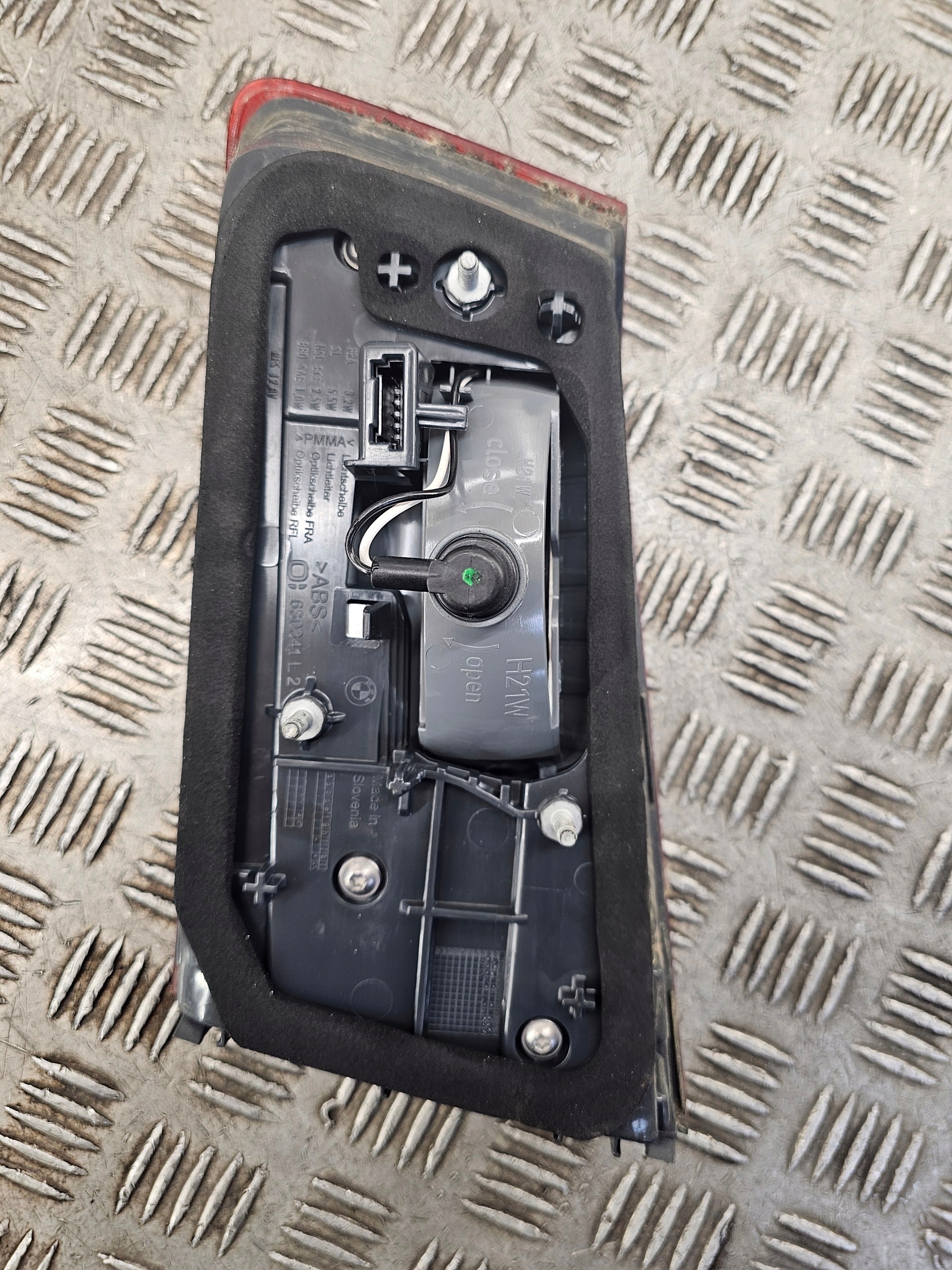BMW 5 G30 G31 light rear part rear left 630341