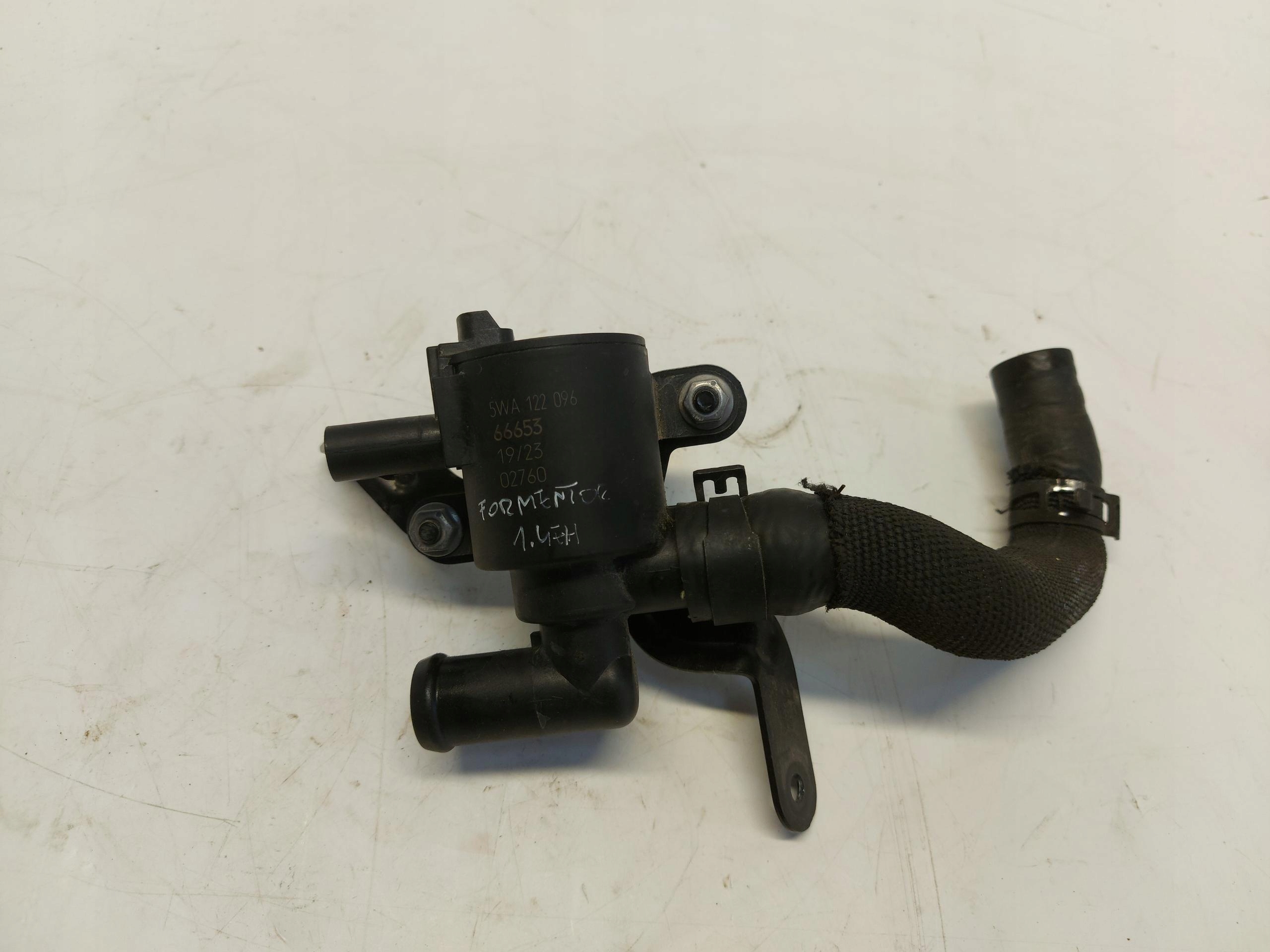 CUPRA Formentor 5FF 1.4 E-TSI water pump electrical 5Wa122096