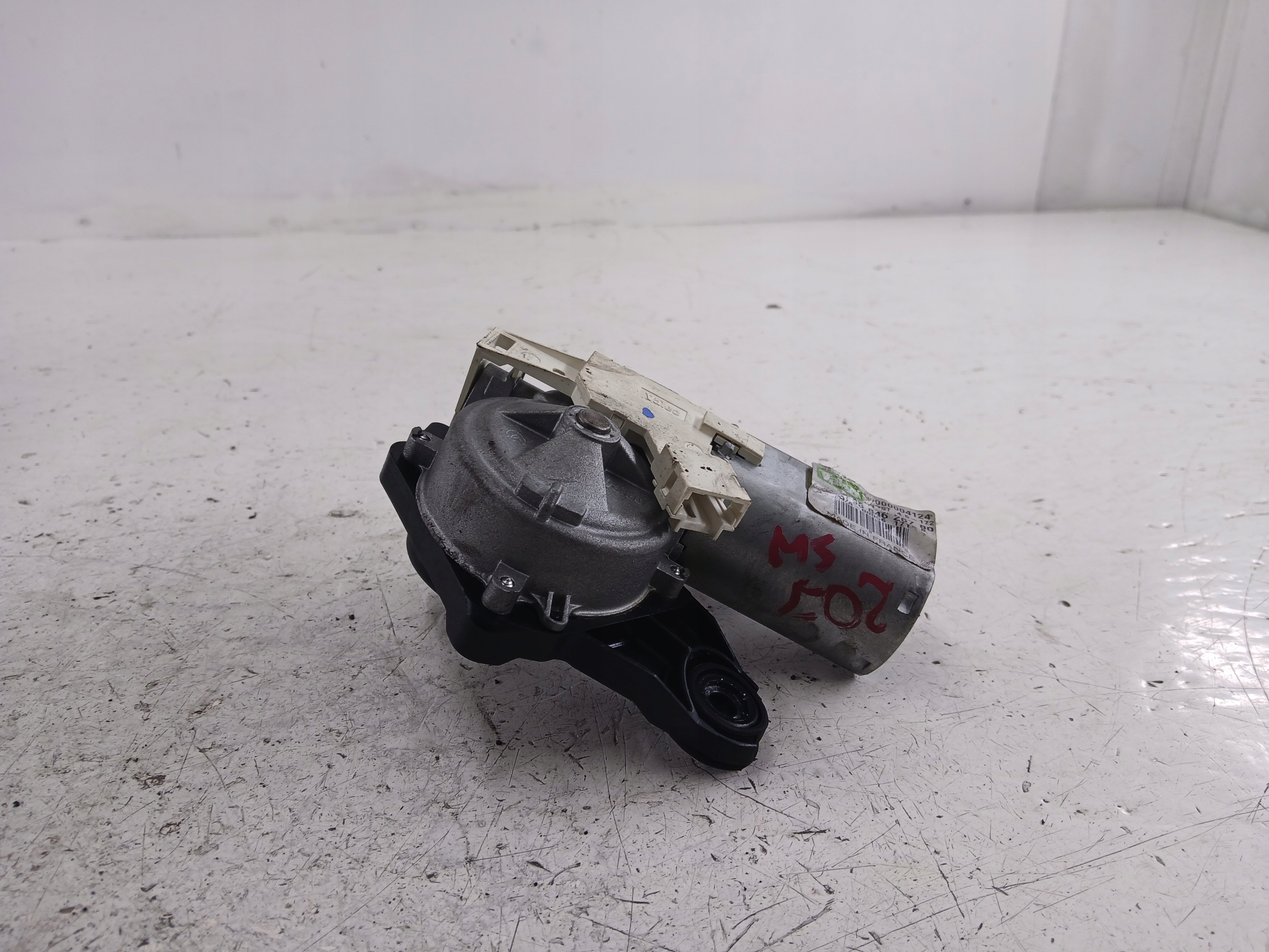 VOLVO V50 and lock bonnet boot