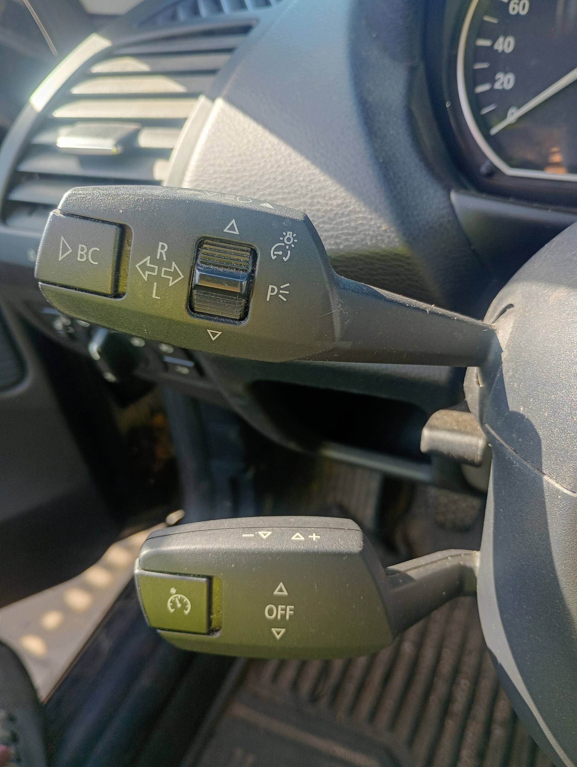 Interruttore comando luci zespolony volante z tempomatem BMW 1 e E81 07-11