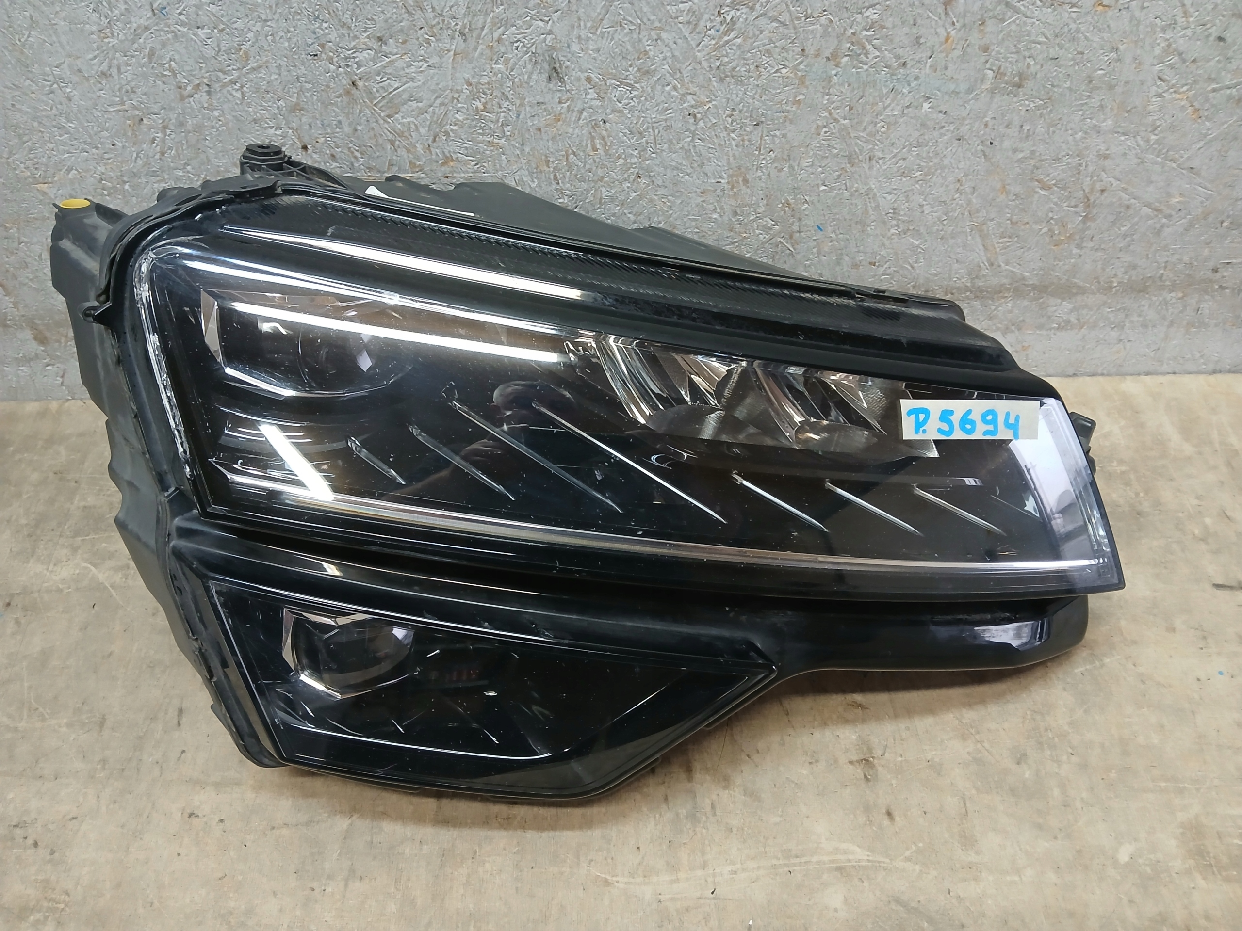 light front right SKODA KAROQ FULL LED 57B941016B
