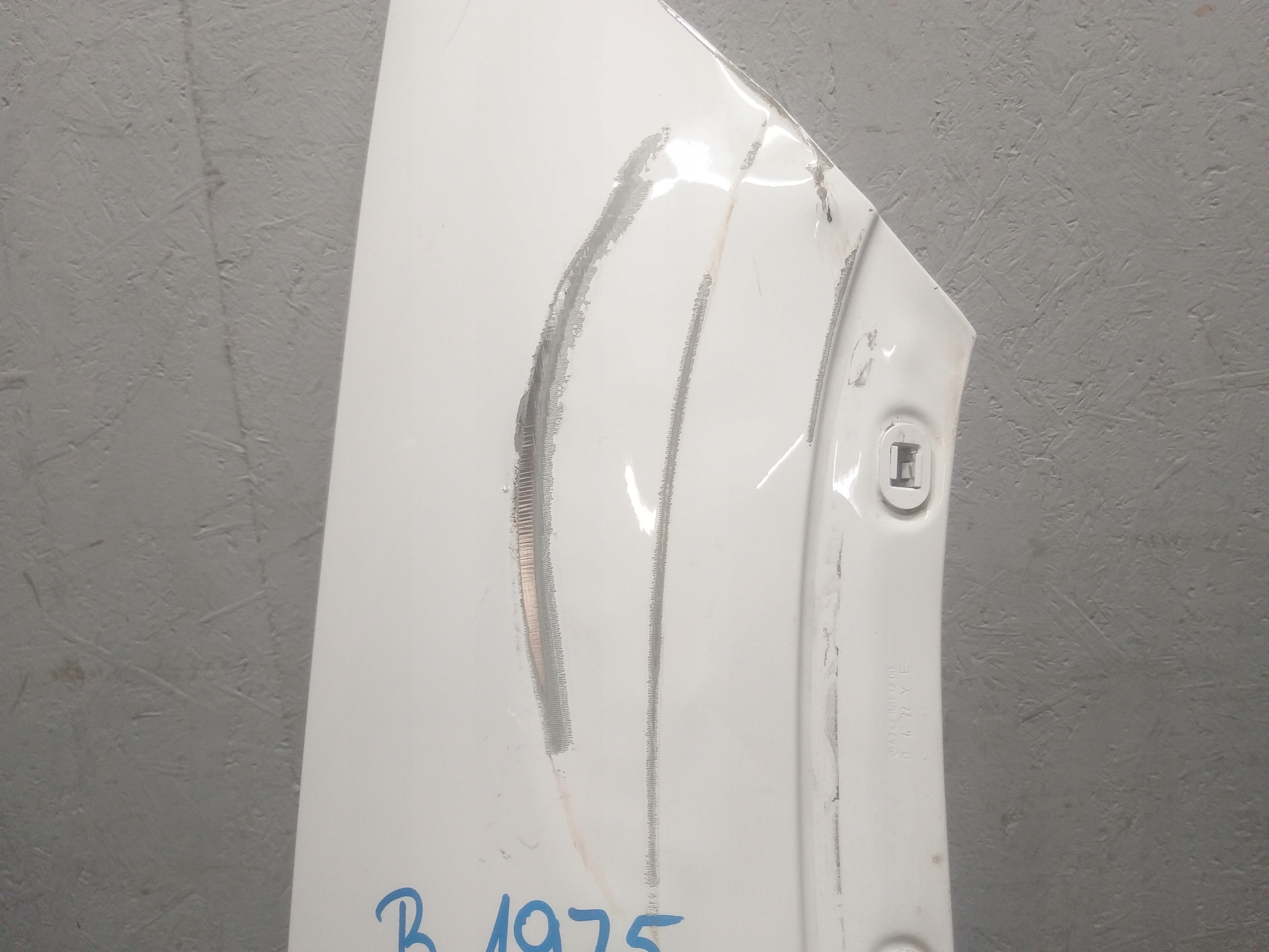 fender front right MERCEDES GLA W247