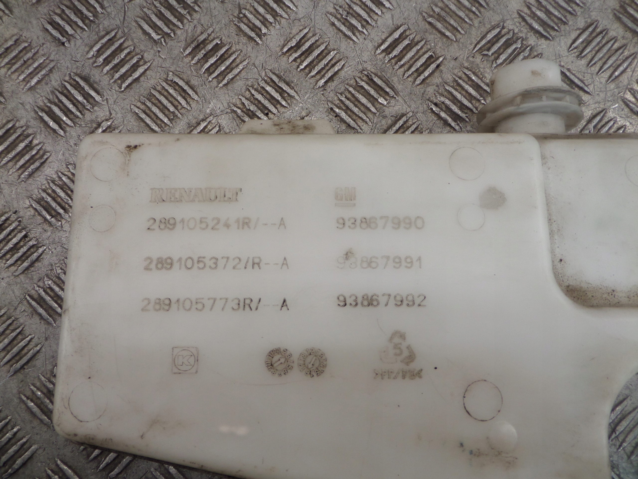 Renault OE 289105241R washer fluid tank