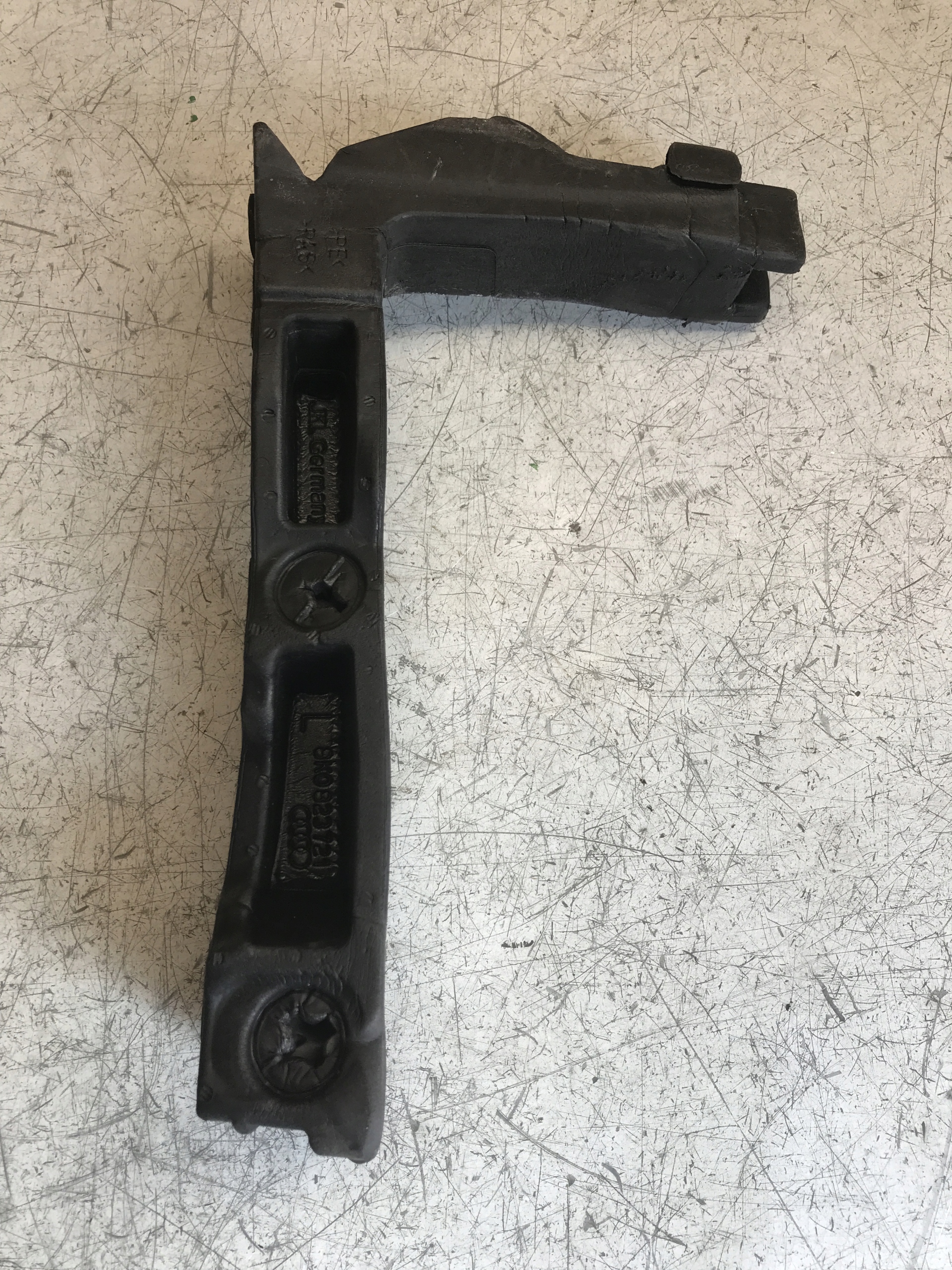 hangszigetelő sárvédöt bal eleje AUDI A4 B8 8K0823721
