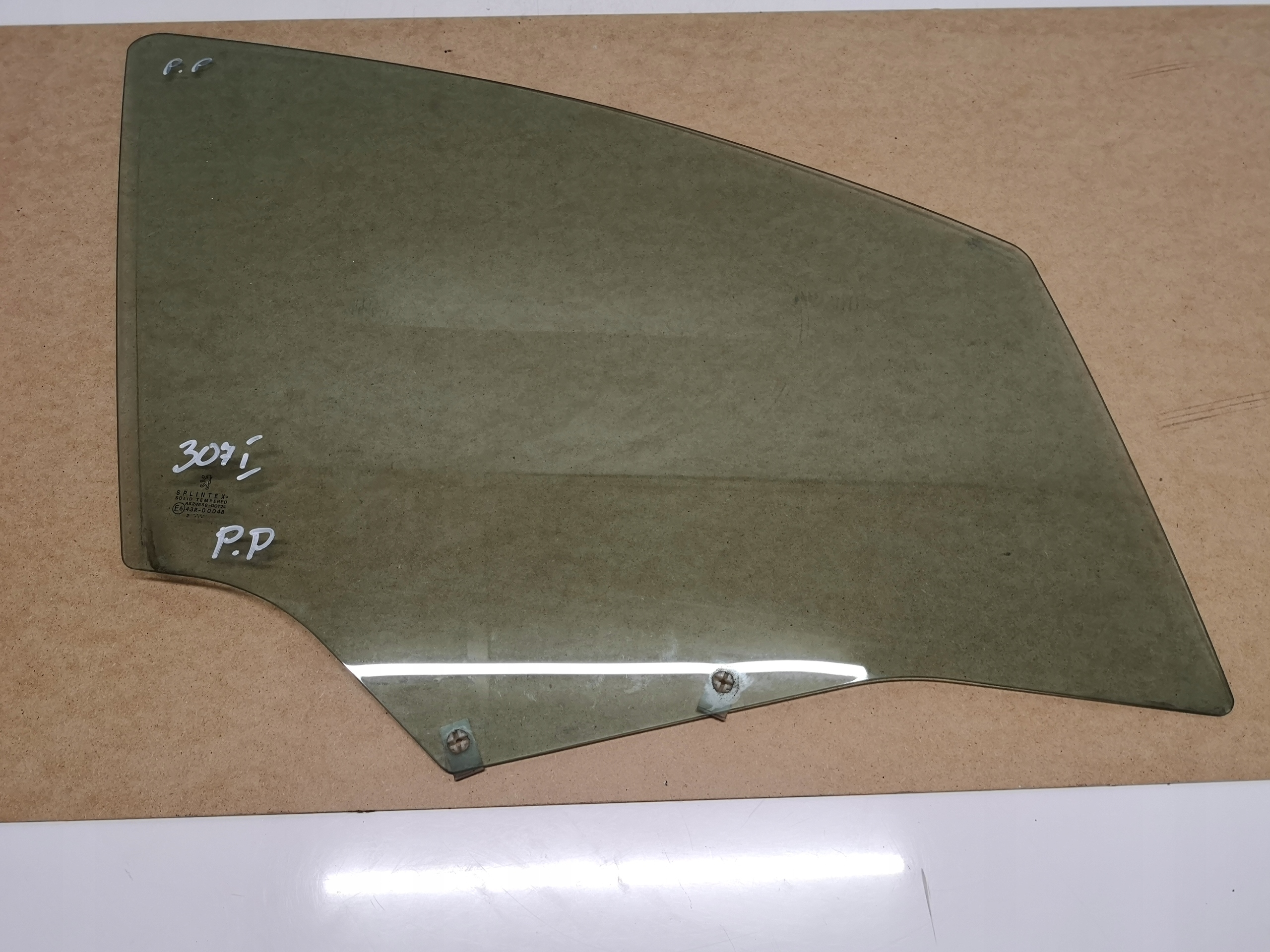 PEUGEOT 307 01-08 KOMBI SW SZYBA PRAWA PRZEDNIA