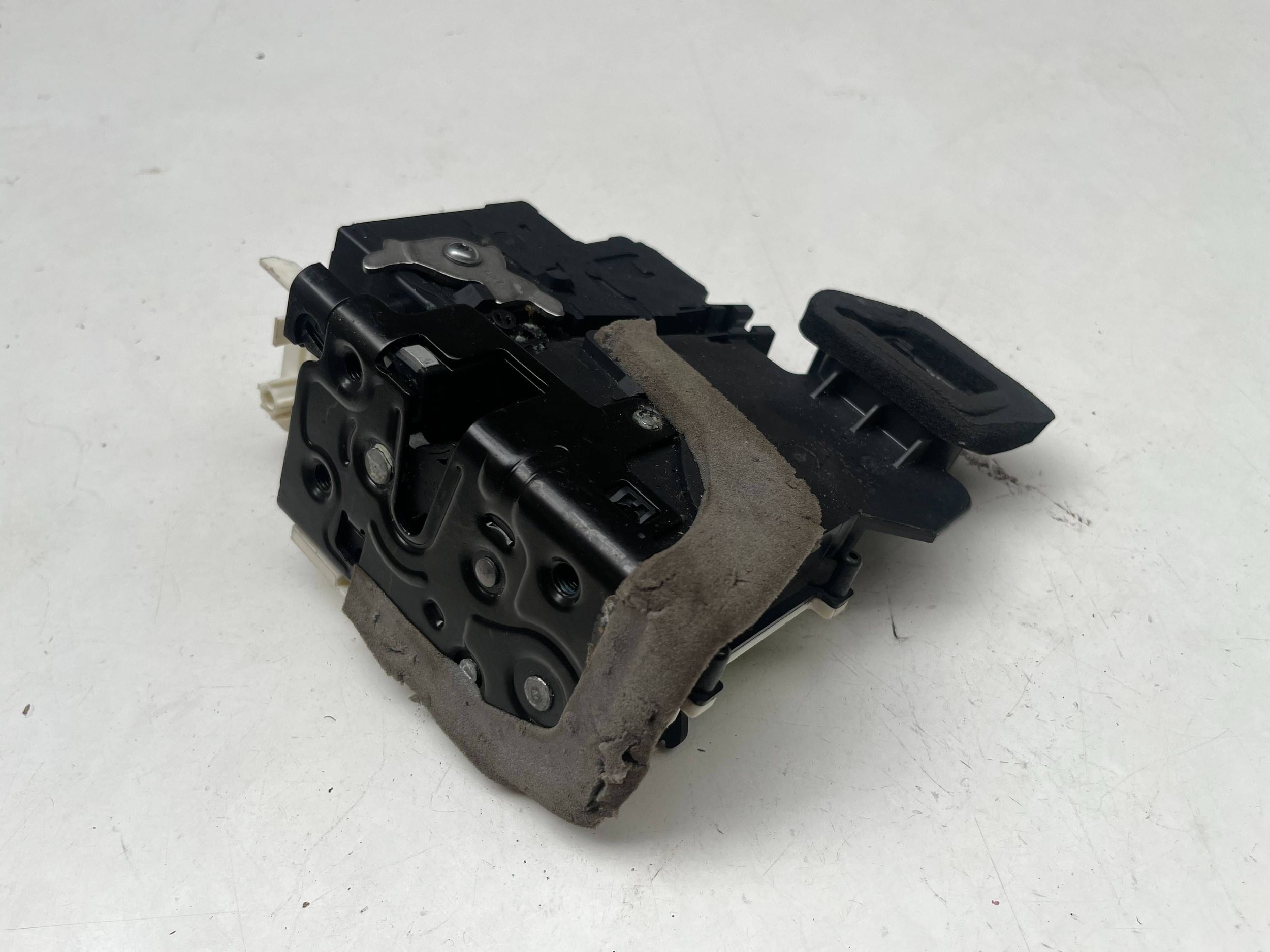 AUDI A6 A7 C8 lock door right front 4K1837016J @M