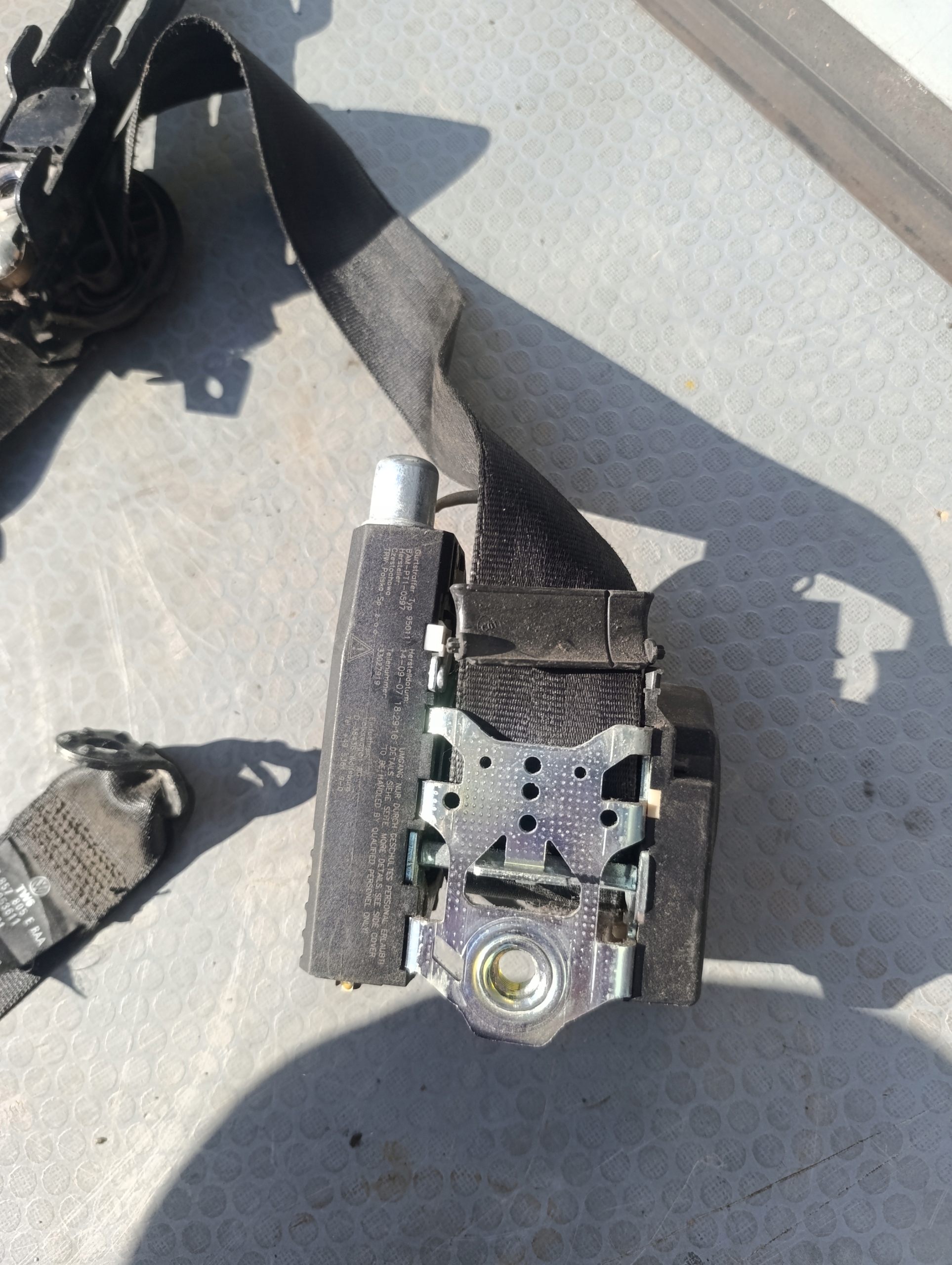 VW T5 Gurten Sicherheits Spanner rechts schwarzer 7H5857805E