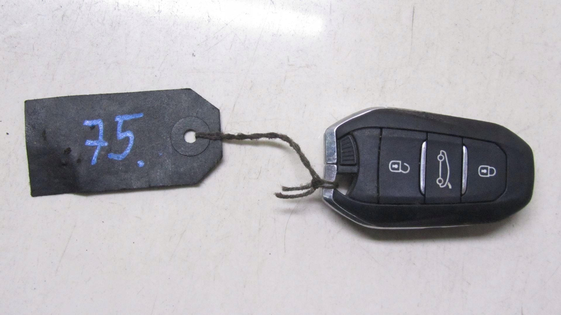 066/075 - CITROEN C4 II PICASSO PILOT ключ 13-17 75