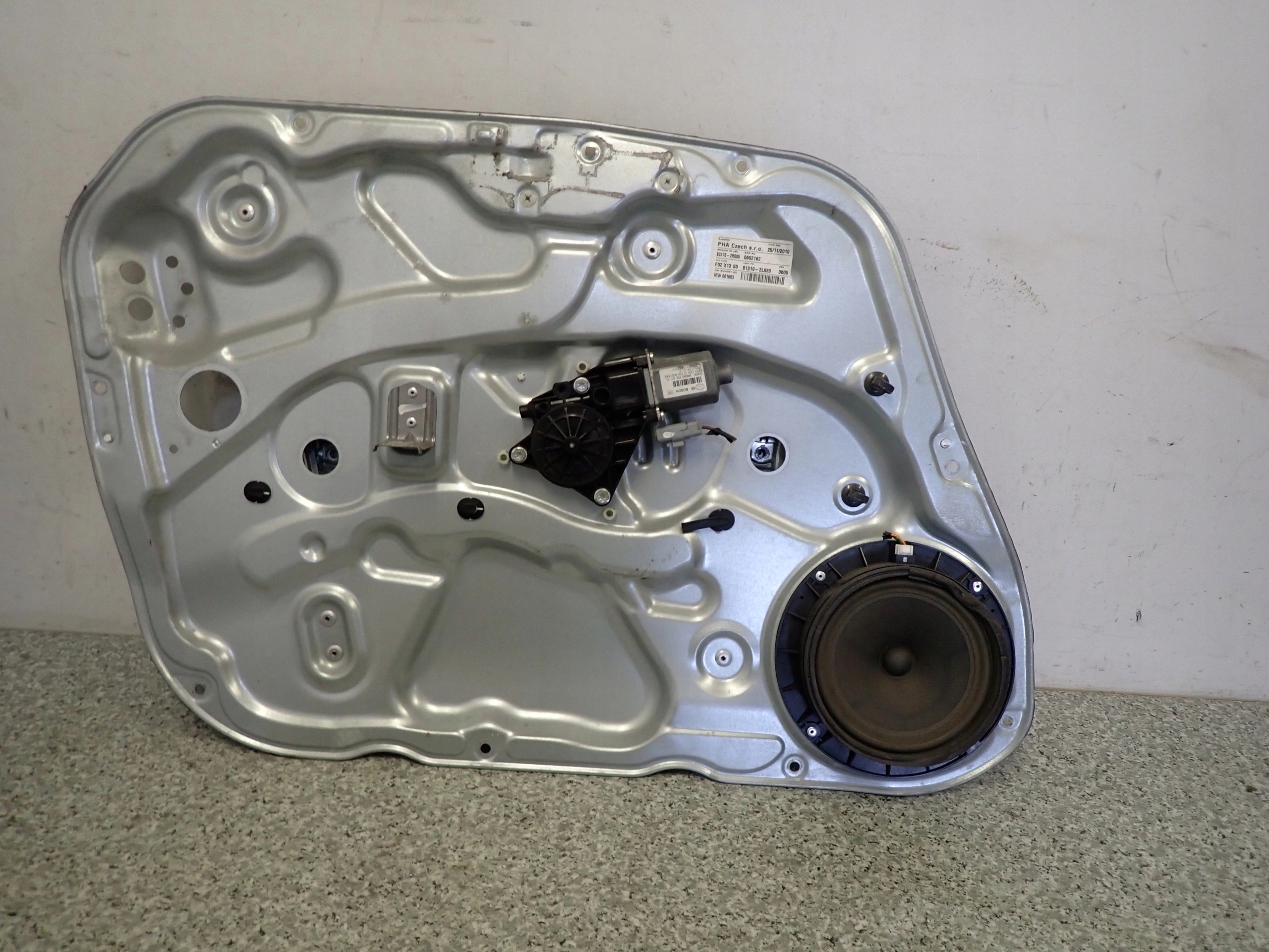 HYUNDAI i30 CW KOMBI 07-12 PODNOŚNIK SZYBY PRZEDNI LEWY Producent części Hyundai OE