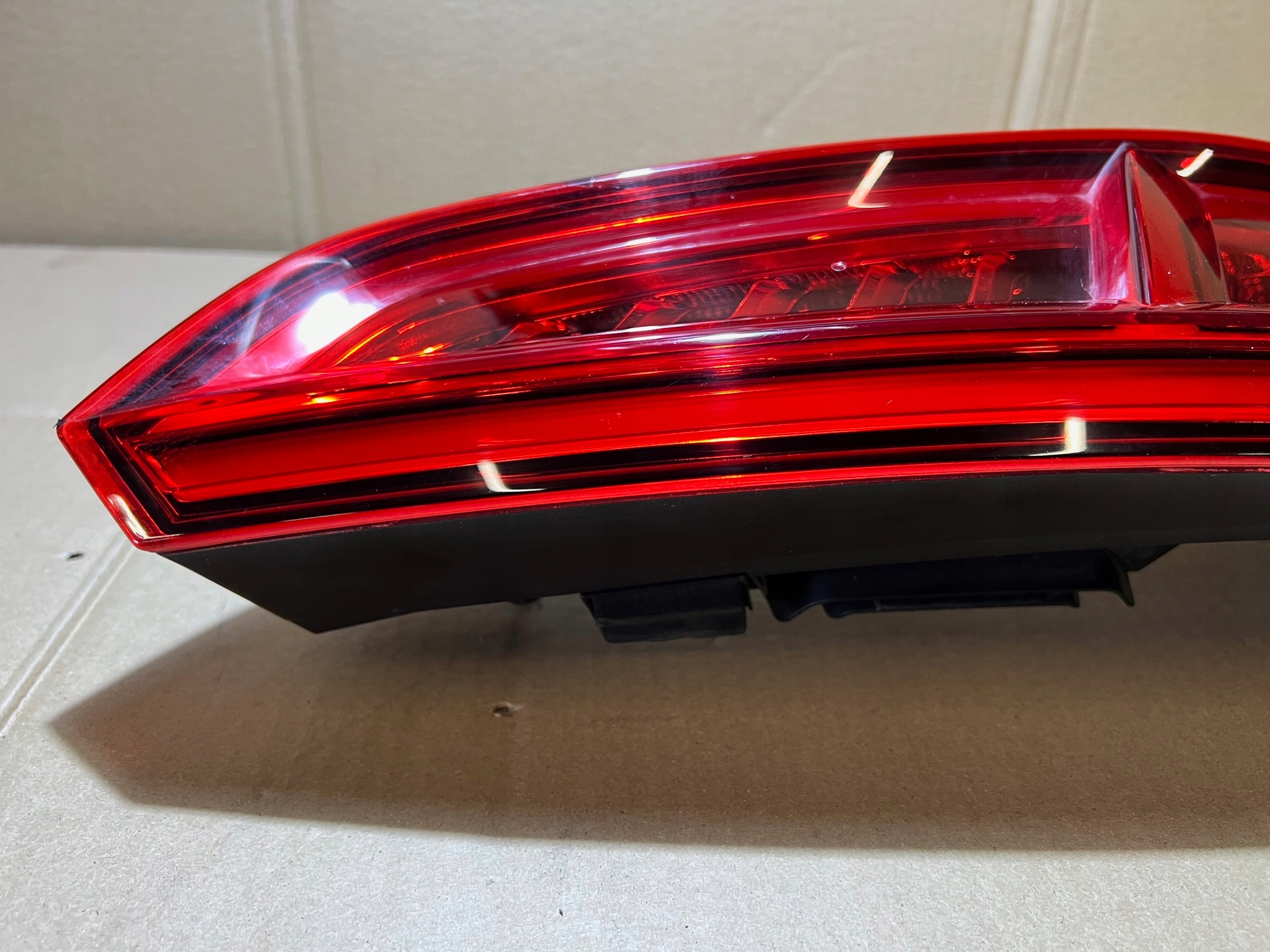 AUDI Q5 80A light LED right rear right rear part
