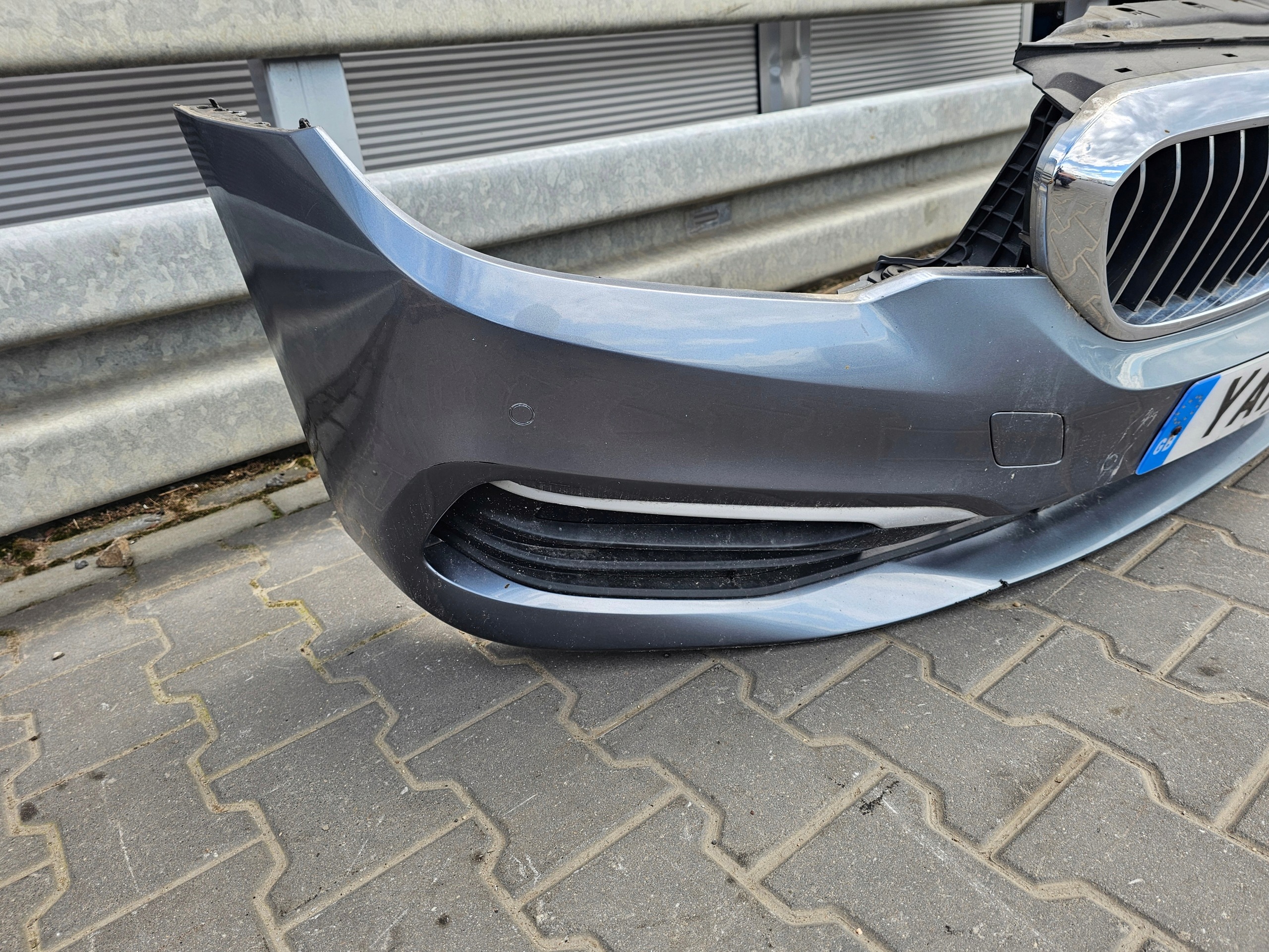 BMW 5 G30 G31 bumper front complete 4 PDC BLUESTONE METALLIC (C2Y)