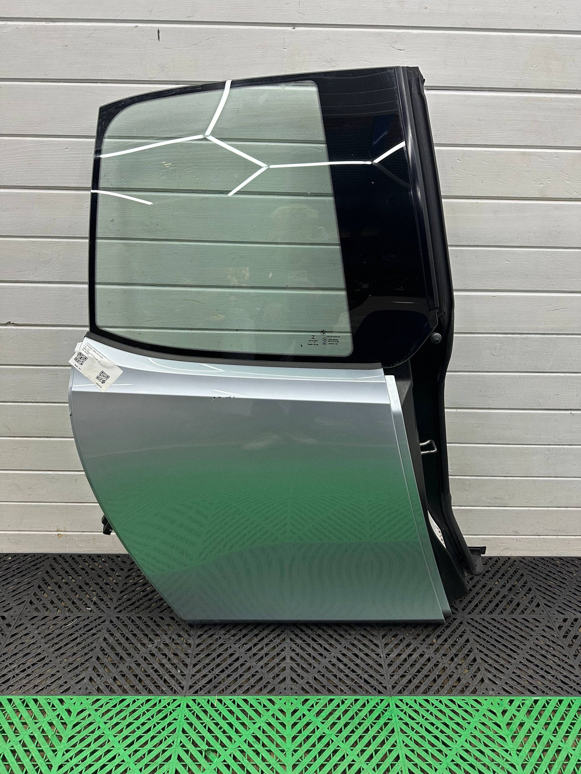 door rear. rear part side right BMW i3