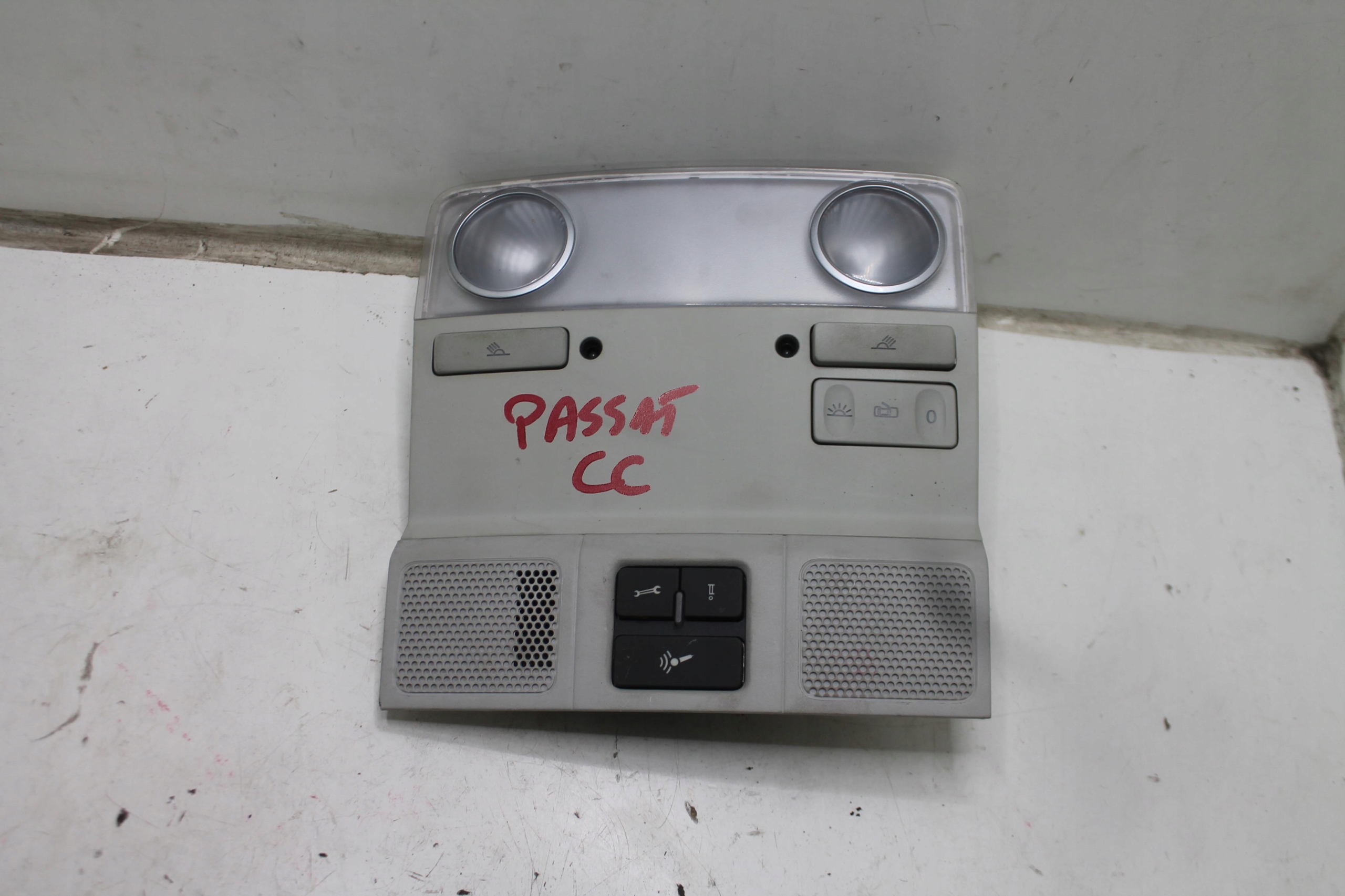 light lighting cabs front 1K0947105 VW PASSAT CC 08-11