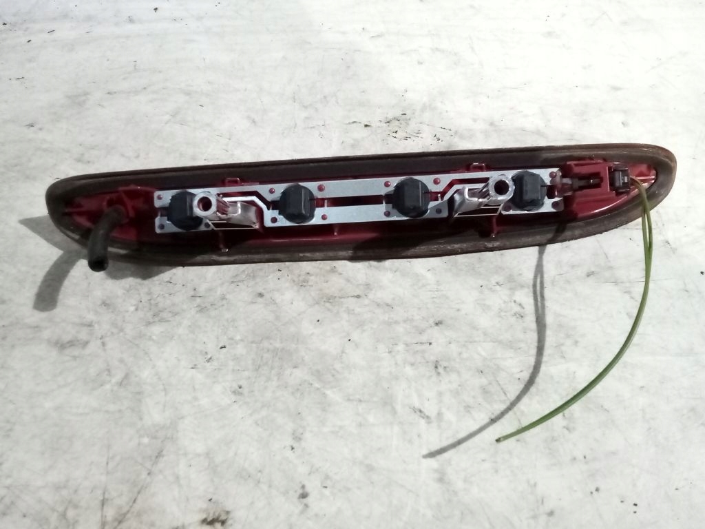 Peugeot 208 and HB 5D light light stop