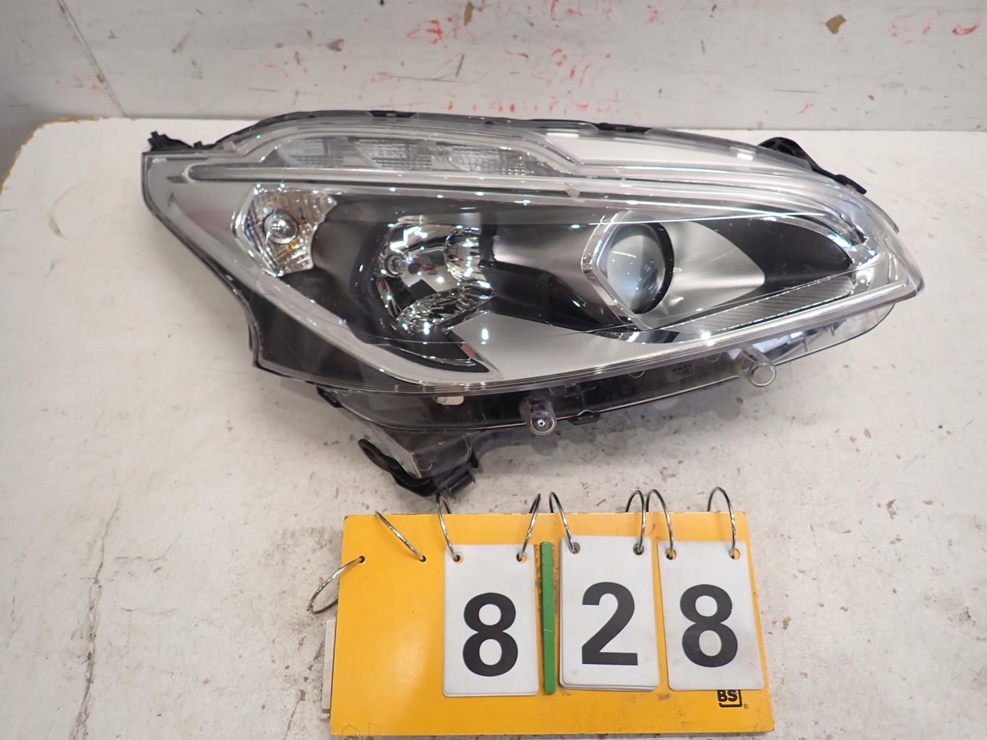 light front front right PEUGEOT 208 and LIFT 2015-2019 9822690180