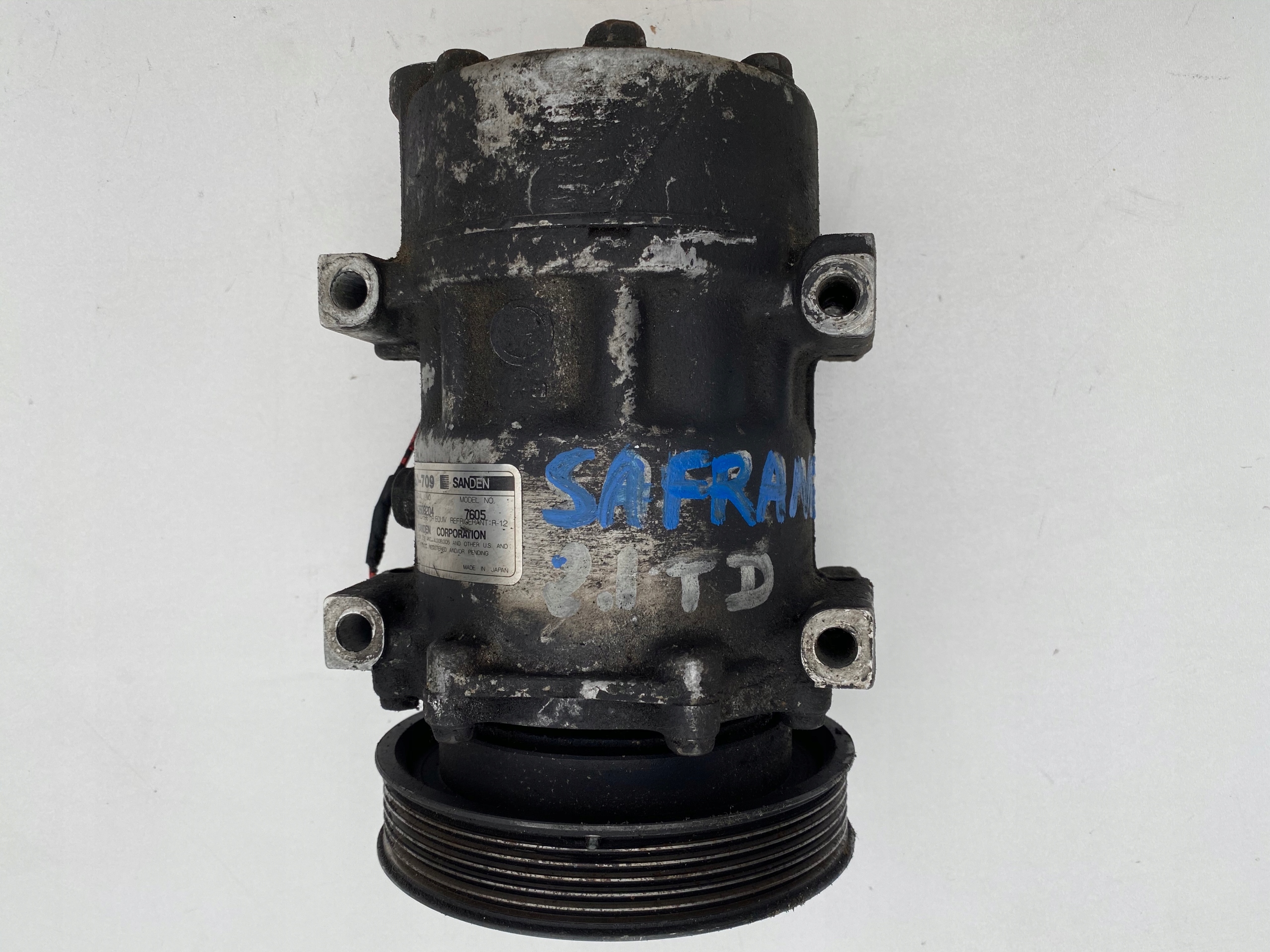 Компрессор кондиционера renault SAFRANE 7605