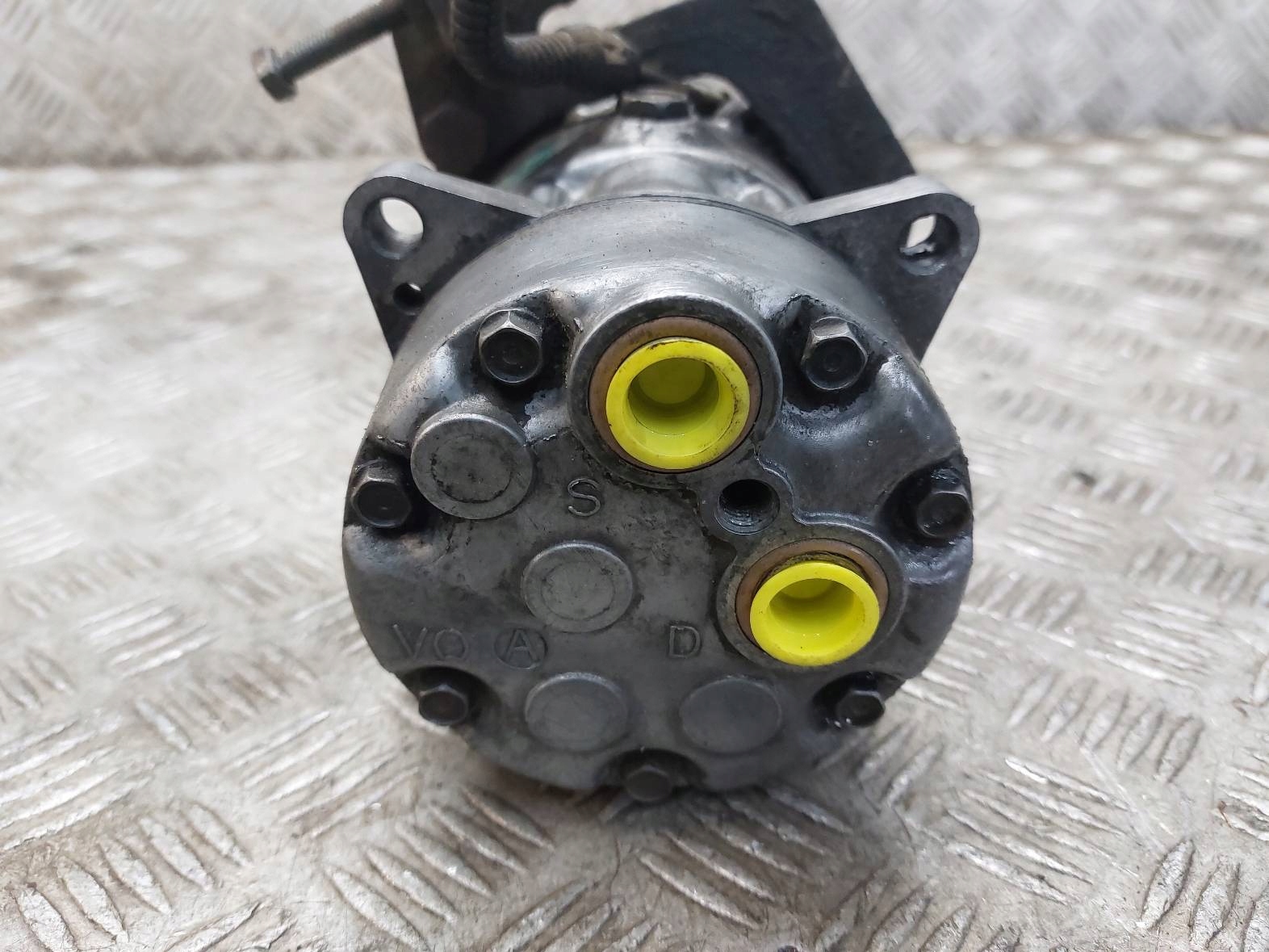 compressor compressor; of the air conditioning CITROEN EVASION/JUMPY and KARAWAN EVASION