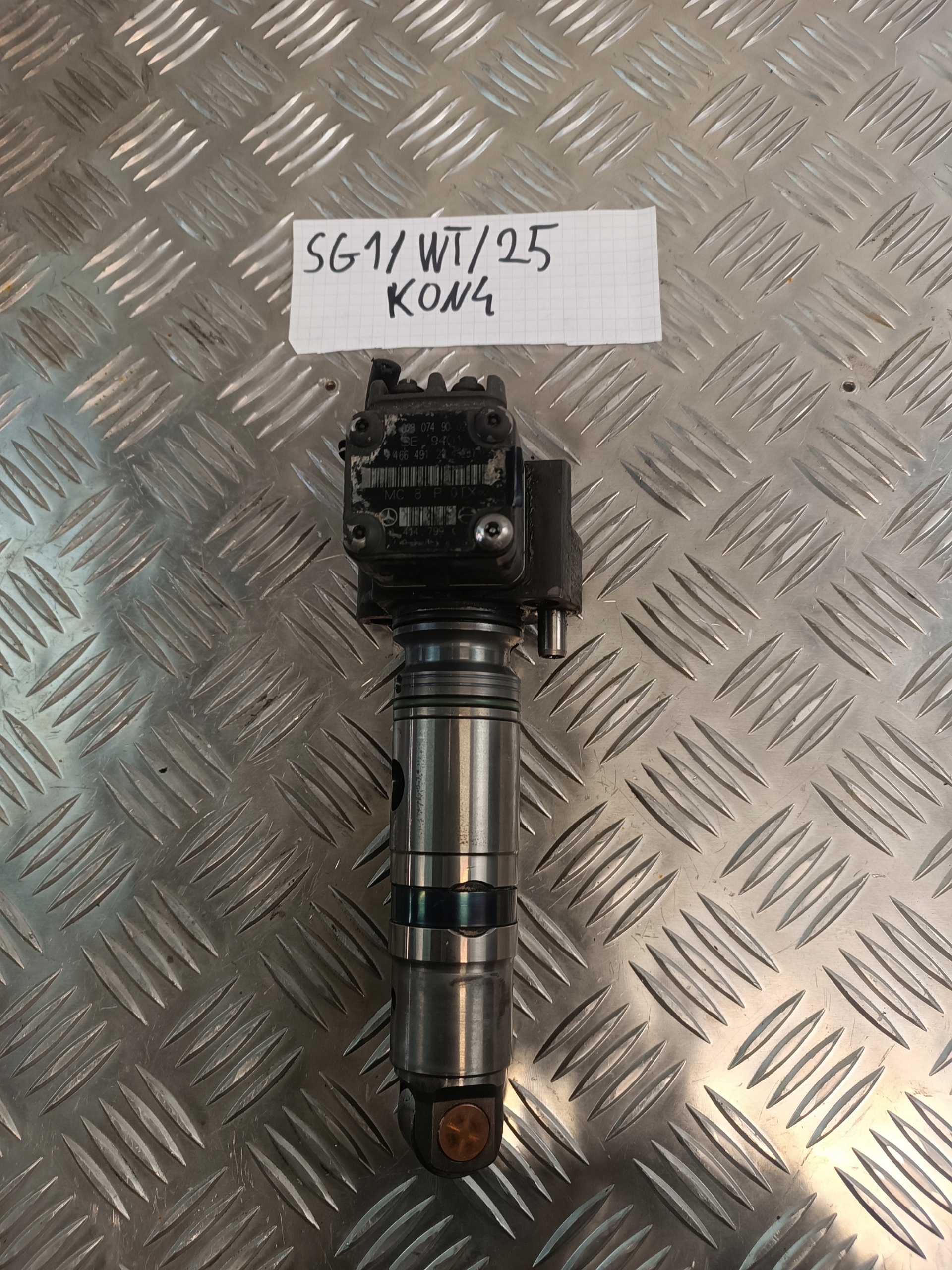 injector MERCEDES-BENZ A 098 074 90 02
