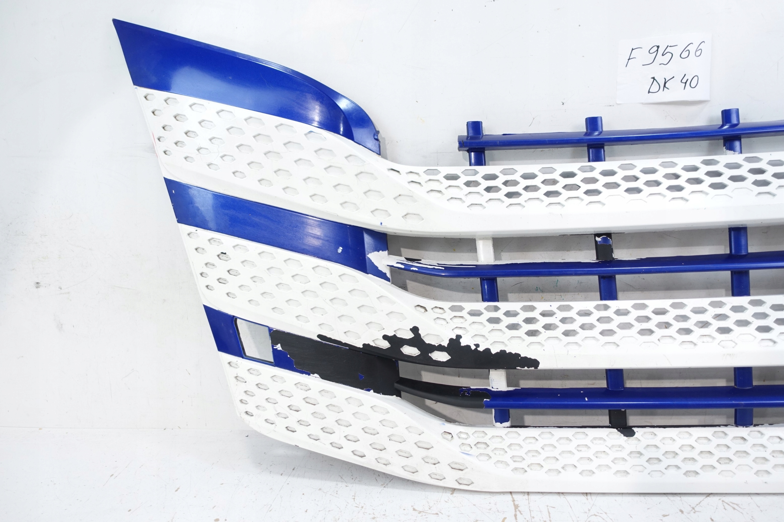 IVECO S-WAY 2019- front PREKLADgrill bonnet front 5802908565