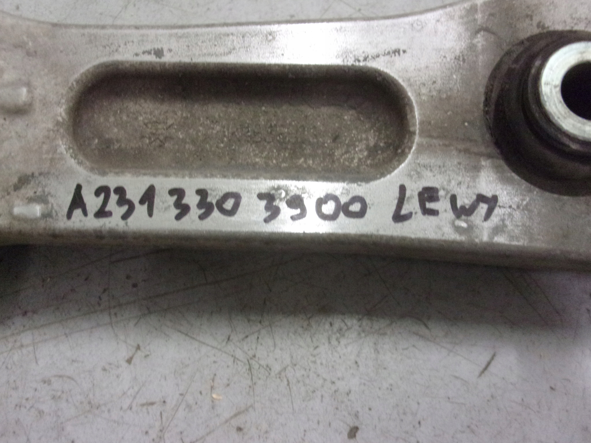 MERCEDES R231 SL500 SL231 arm left front A2313303900