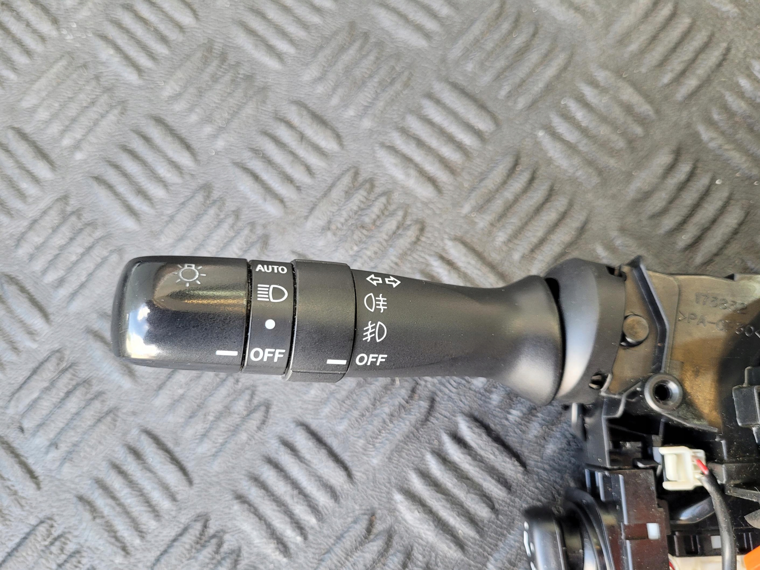 steering wheel levers and controls ring airbag control LEXUS GS III 450H