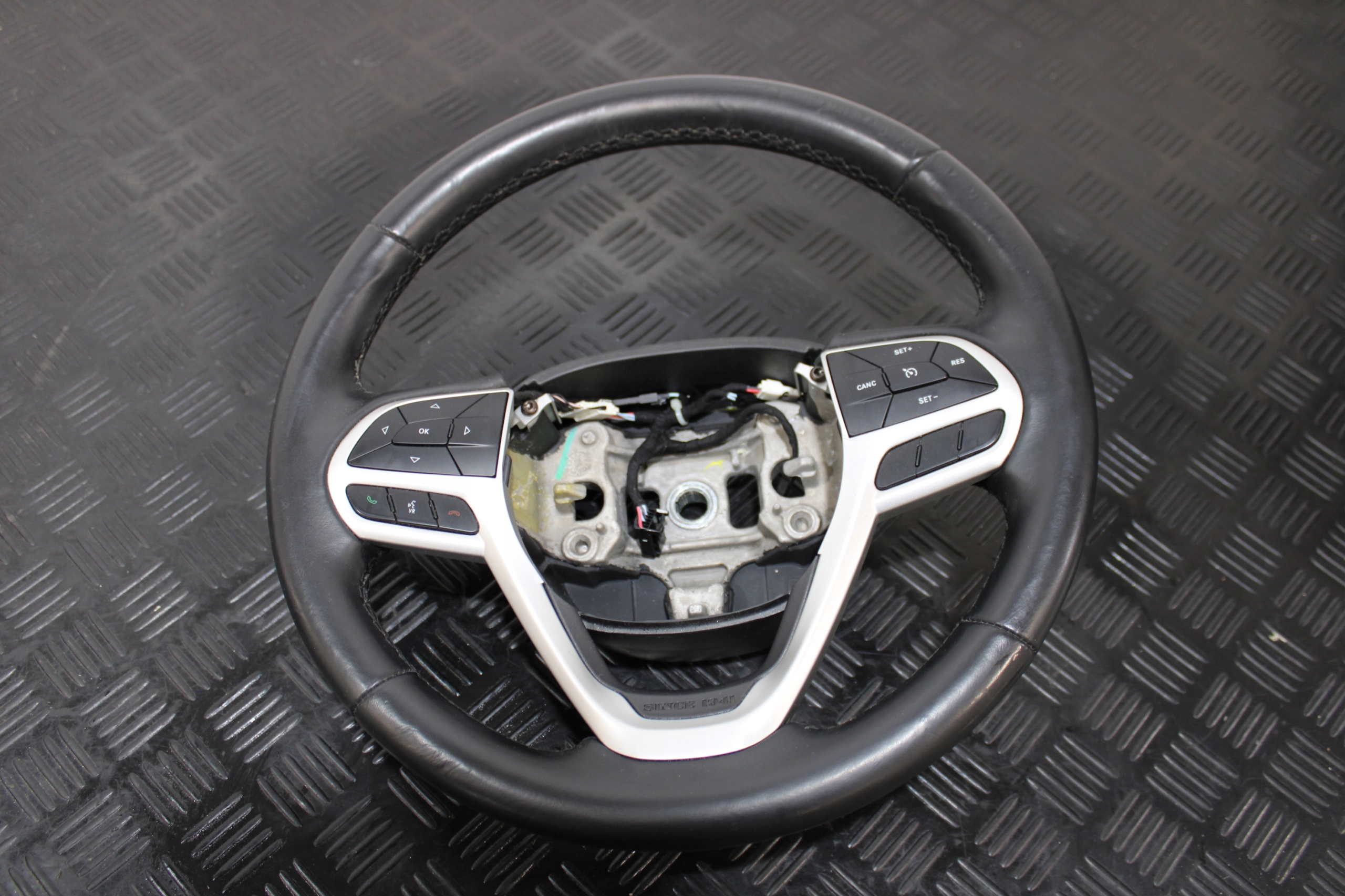 lenkrad MULTIFUNKCJA JEEP CHEROKEE KL